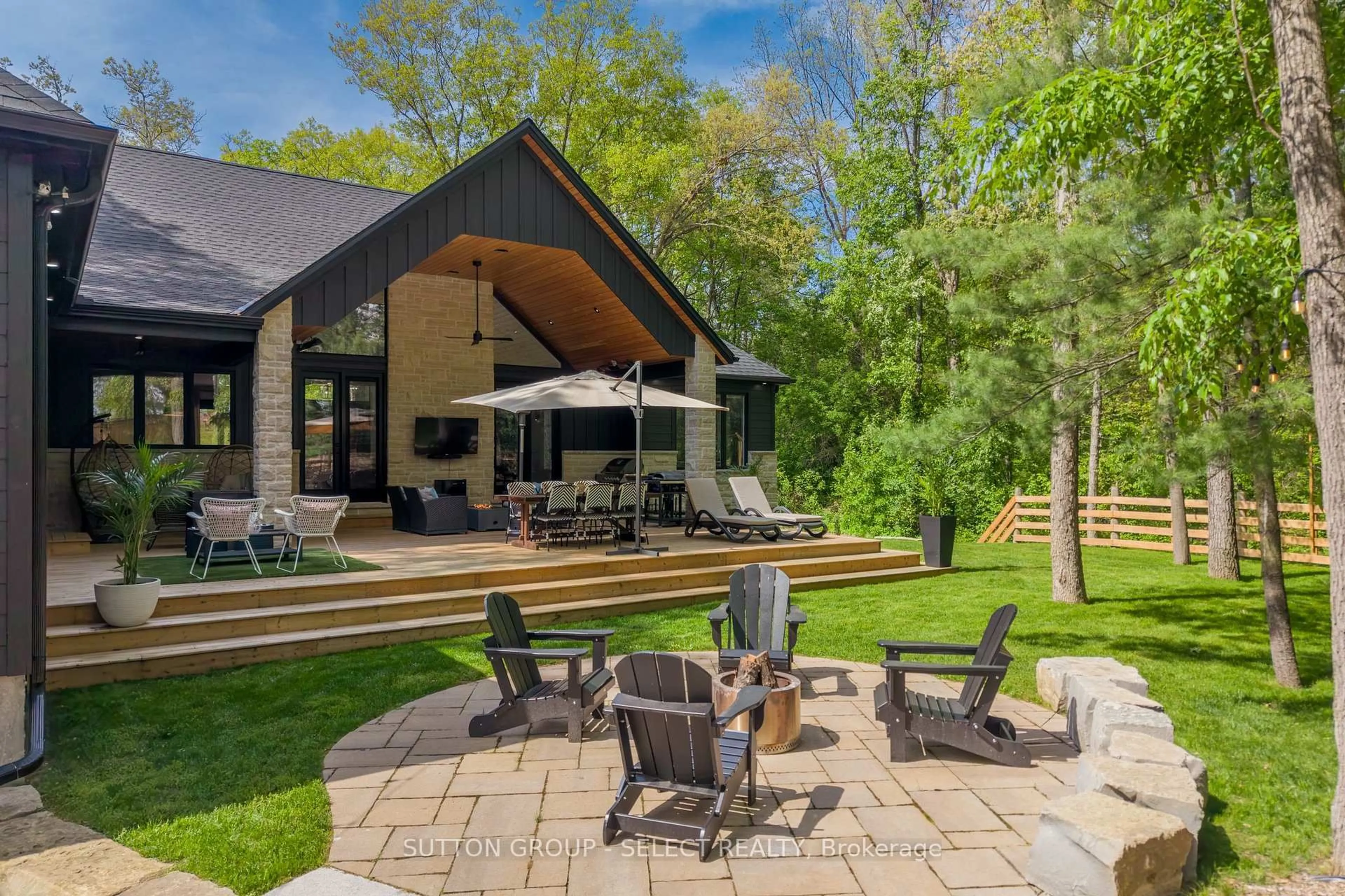 Patio, mountain view for 10111 Pinery Bluffs Rd, Lambton Shores Ontario N0M 1T0