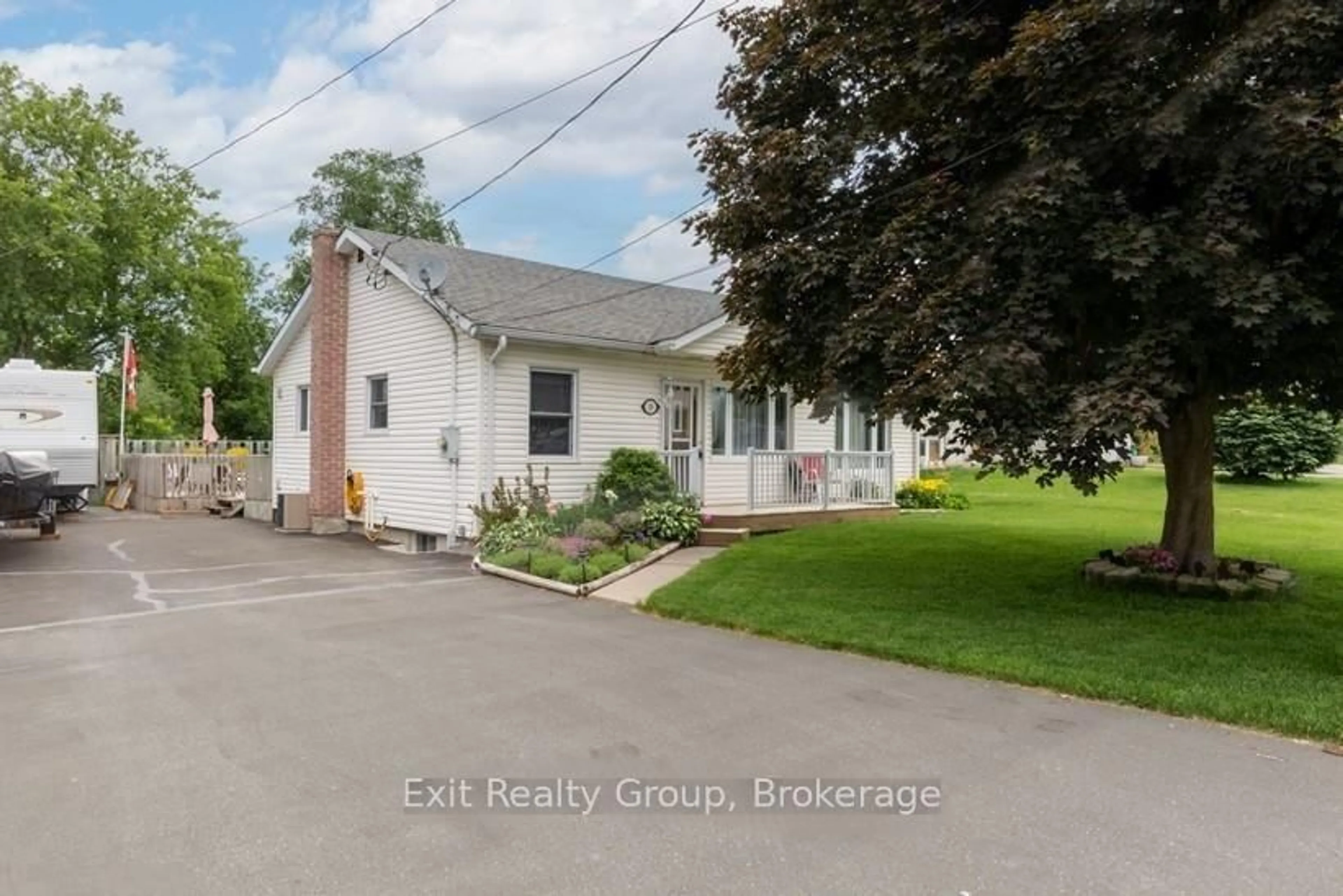 A pic from outside/outdoor area/front of a property/back of a property/a pic from drone, street for 19 Belleville St, Hastings Ontario K0K 2C0