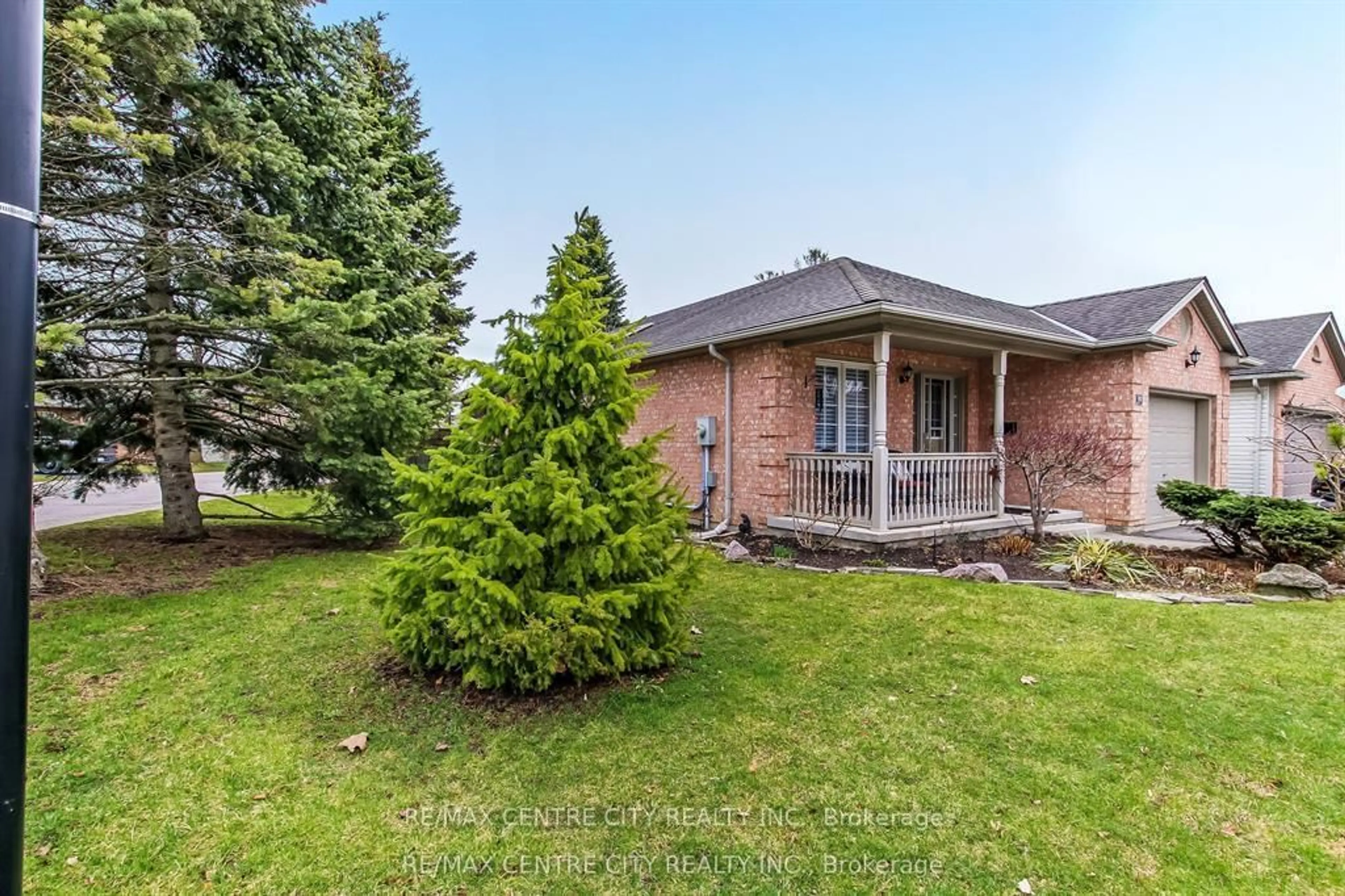 Home with brick exterior material, unknown for 145 North Centre Rd #39, London North Ontario N5X 4C7