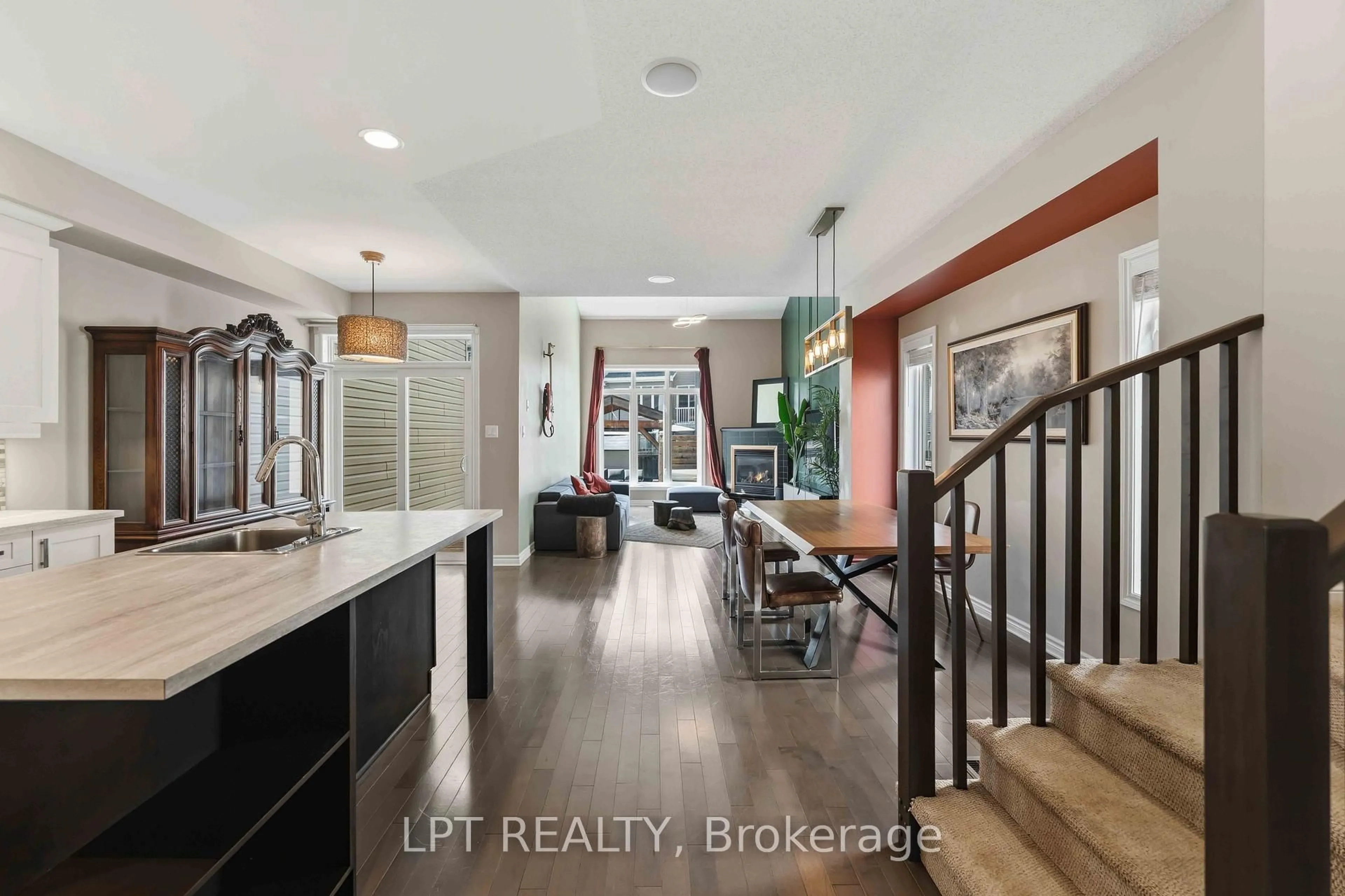 Open concept kitchen, ceramic/tile floor for 321 Kingbrook Dr, Ottawa Ontario K2M 0G1