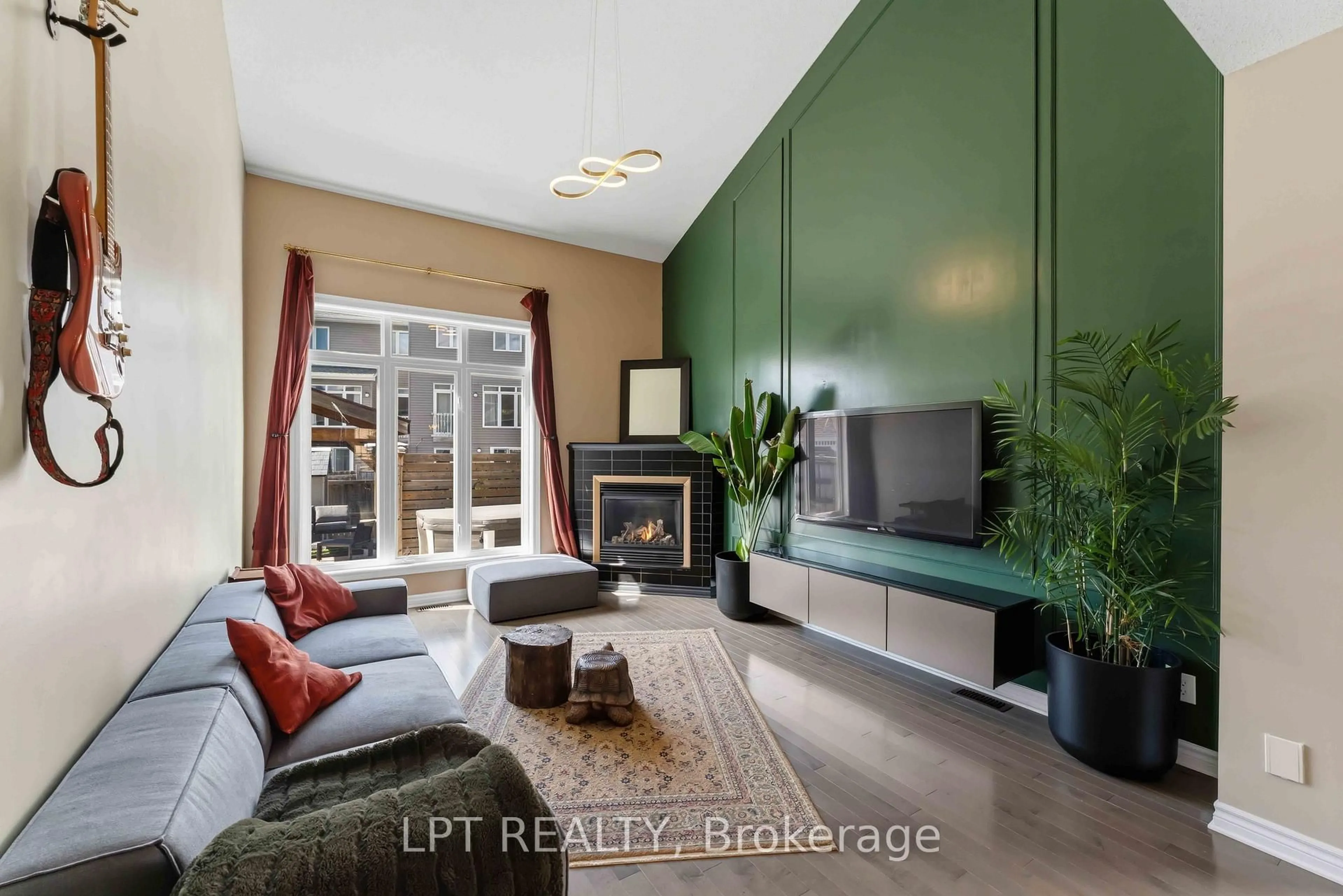 Living room with furniture, unknown for 321 Kingbrook Dr, Ottawa Ontario K2M 0G1
