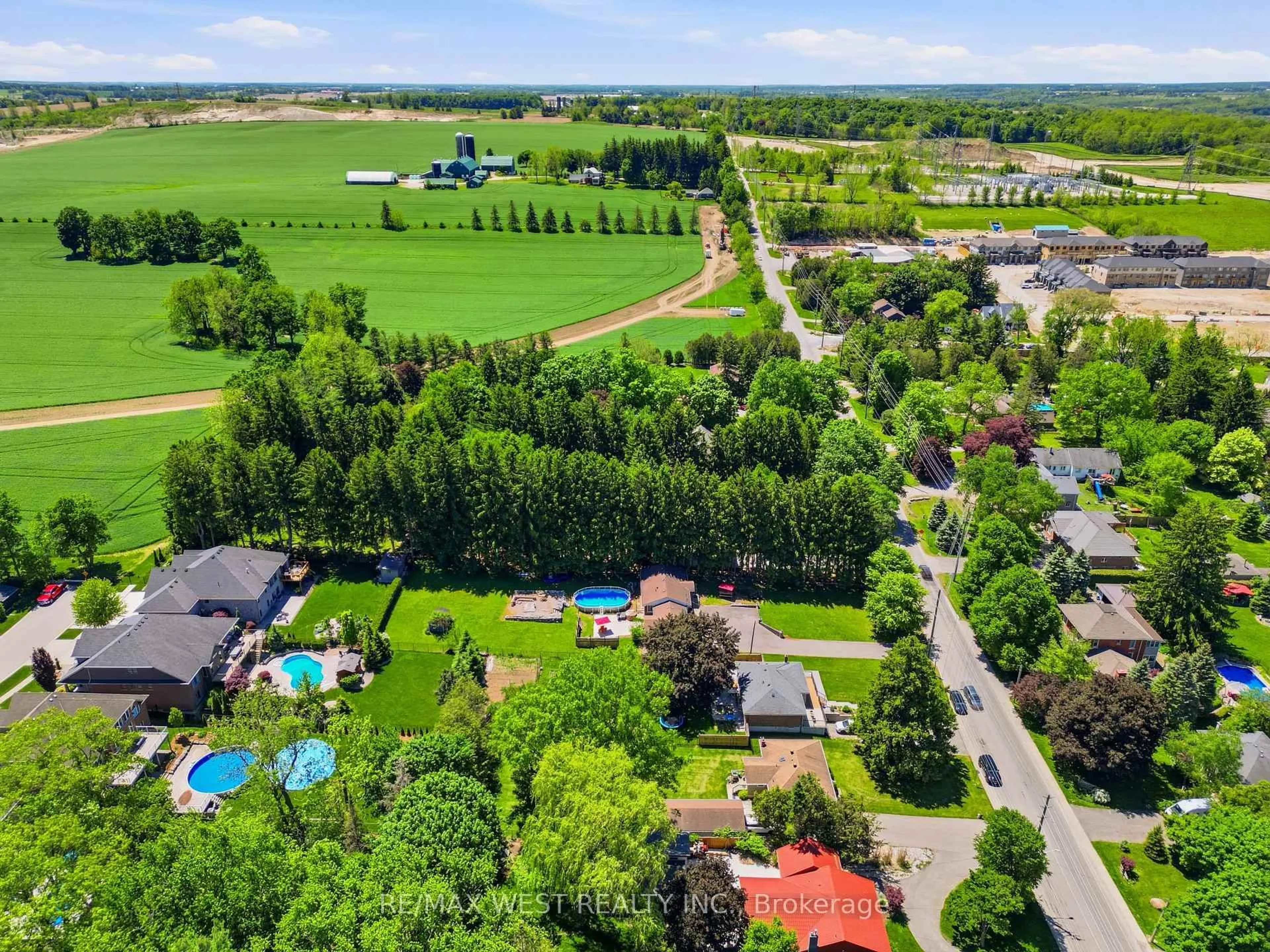 A pic from outside/outdoor area/front of a property/back of a property/a pic from drone, unknown for 200 Bower Hill Rd, Woodstock Ontario N4S 2N4