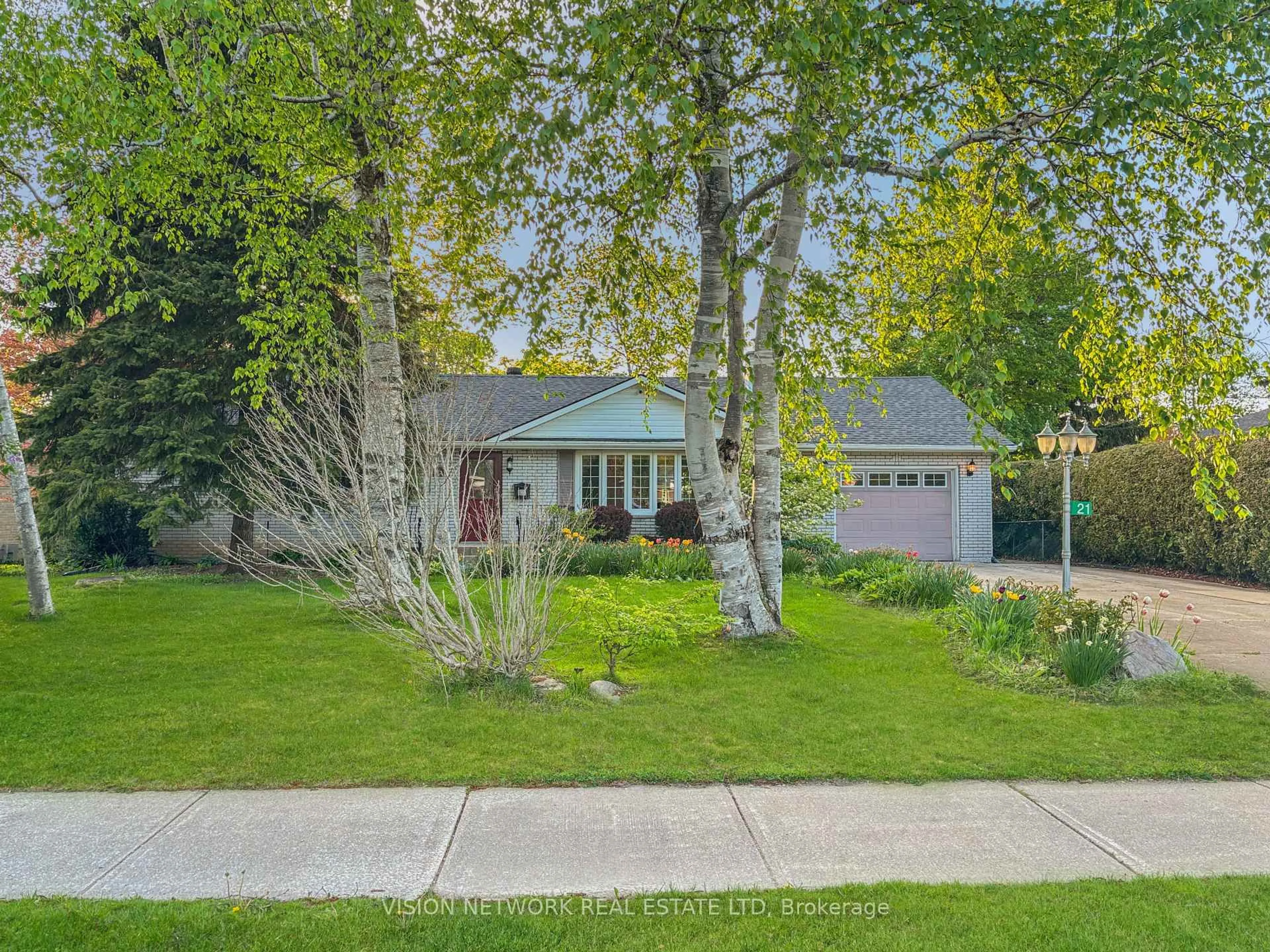 A pic from outside/outdoor area/front of a property/back of a property/a pic from drone, street for 21 Inverness Street South, Kincardine Ontario N2Z 1J8