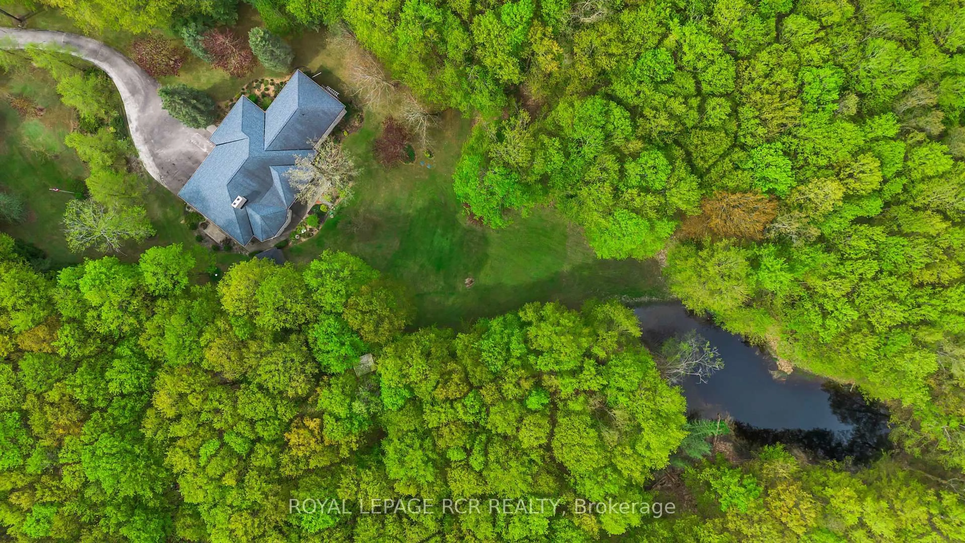 A pic from outside/outdoor area/front of a property/back of a property/a pic from drone, water/lake/river/ocean view for 427057 25 Sdrd, Mono Ontario L9V 1E5