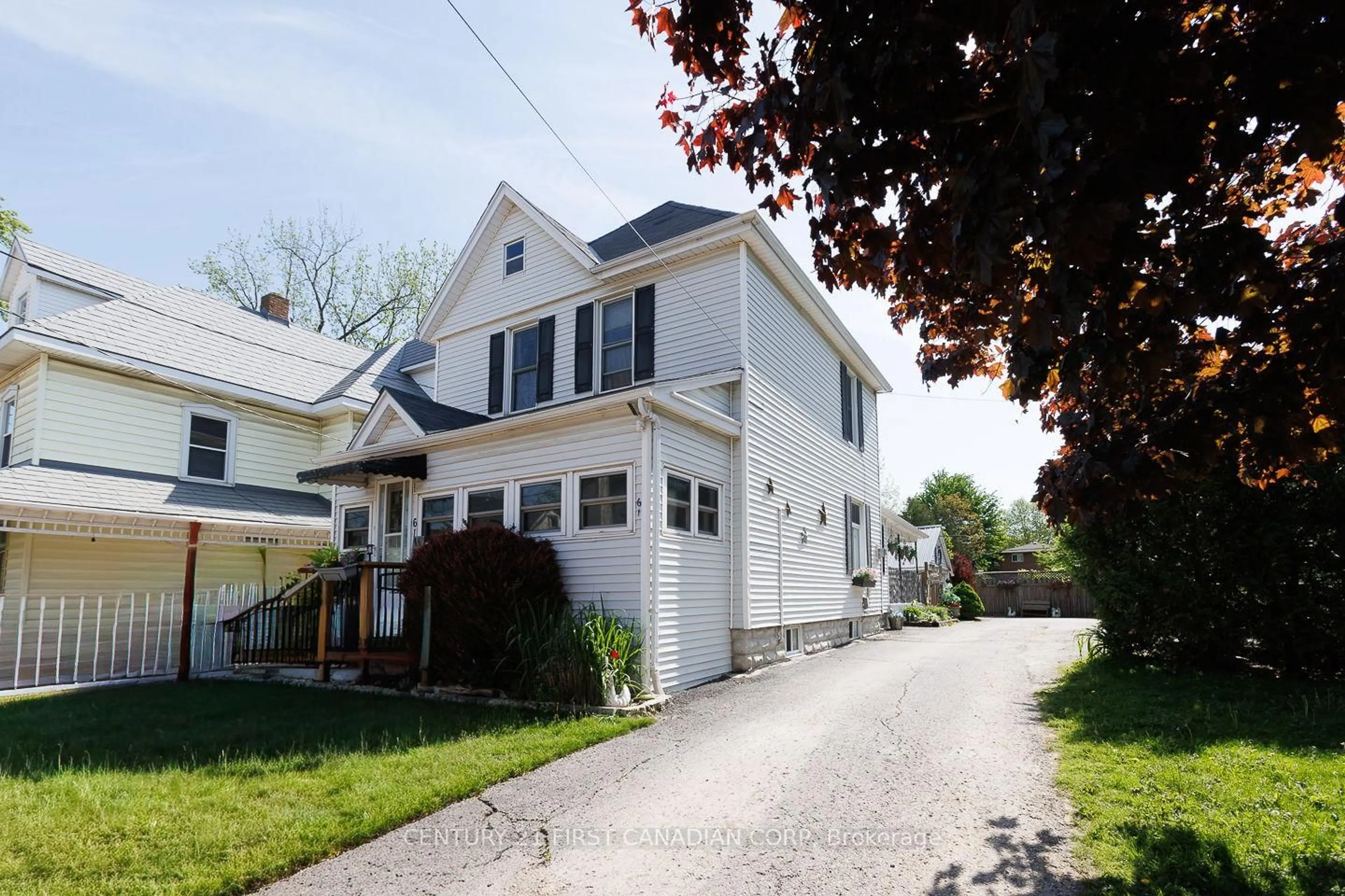 Home with vinyl exterior material, street for 61 Alma St, St. Thomas Ontario N5P 3A9