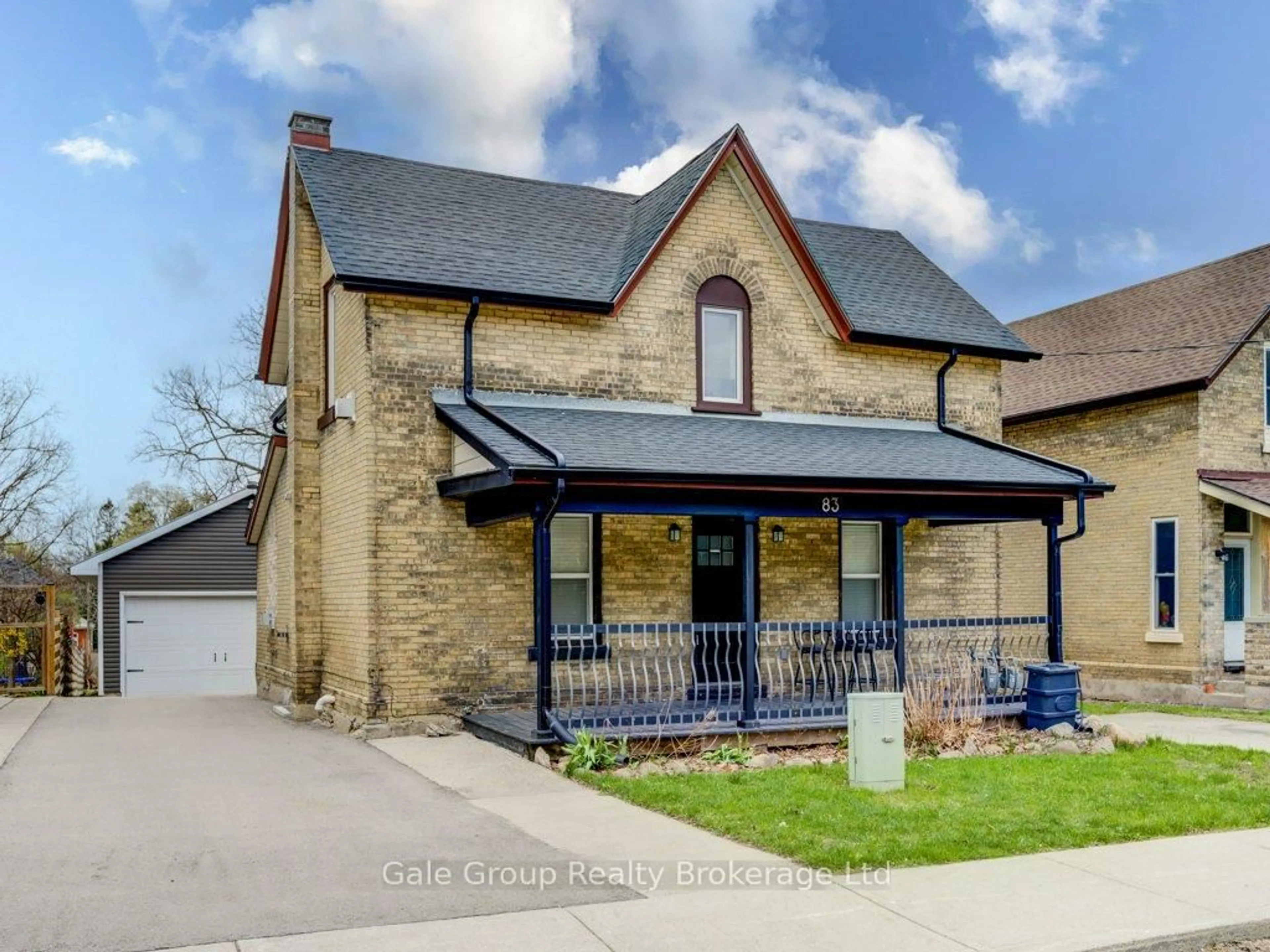 A pic from outside/outdoor area/front of a property/back of a property/a pic from drone, street for 83 Oxford St, Woodstock Ontario N4S 6A4