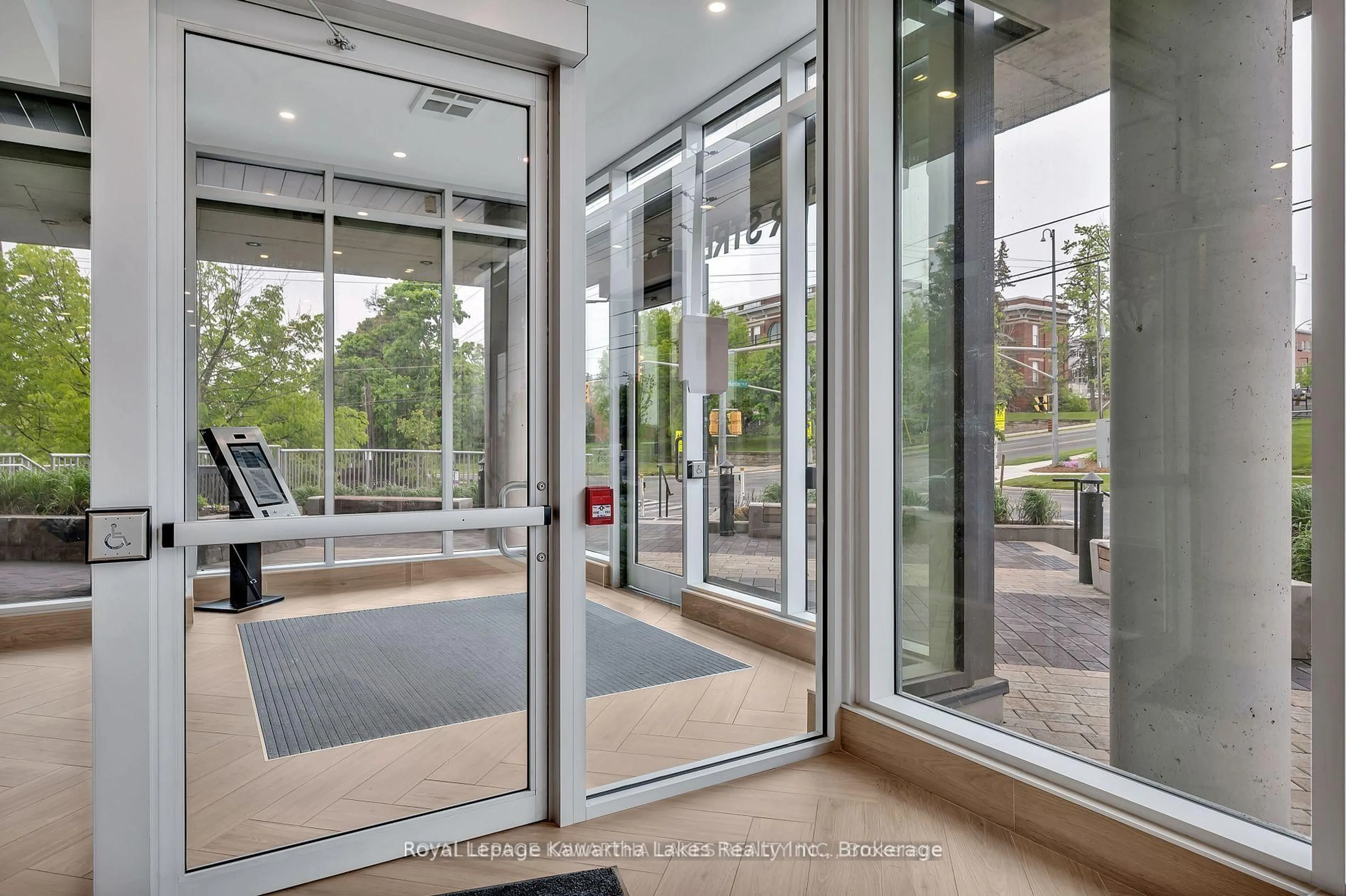 Indoor foyer for 195 Hunter St #302, Peterborough Ontario K9H 1G9