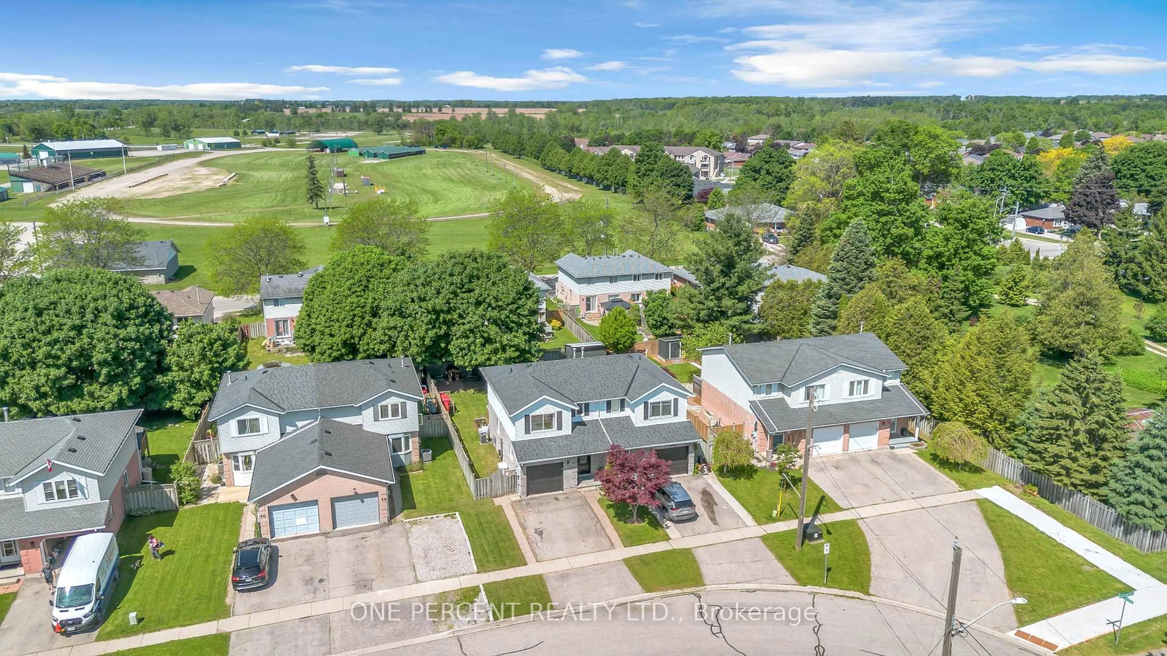 A pic from outside/outdoor area/front of a property/back of a property/a pic from drone, unknown for 48 Kathleen St, Brant Ontario N3L 3X8