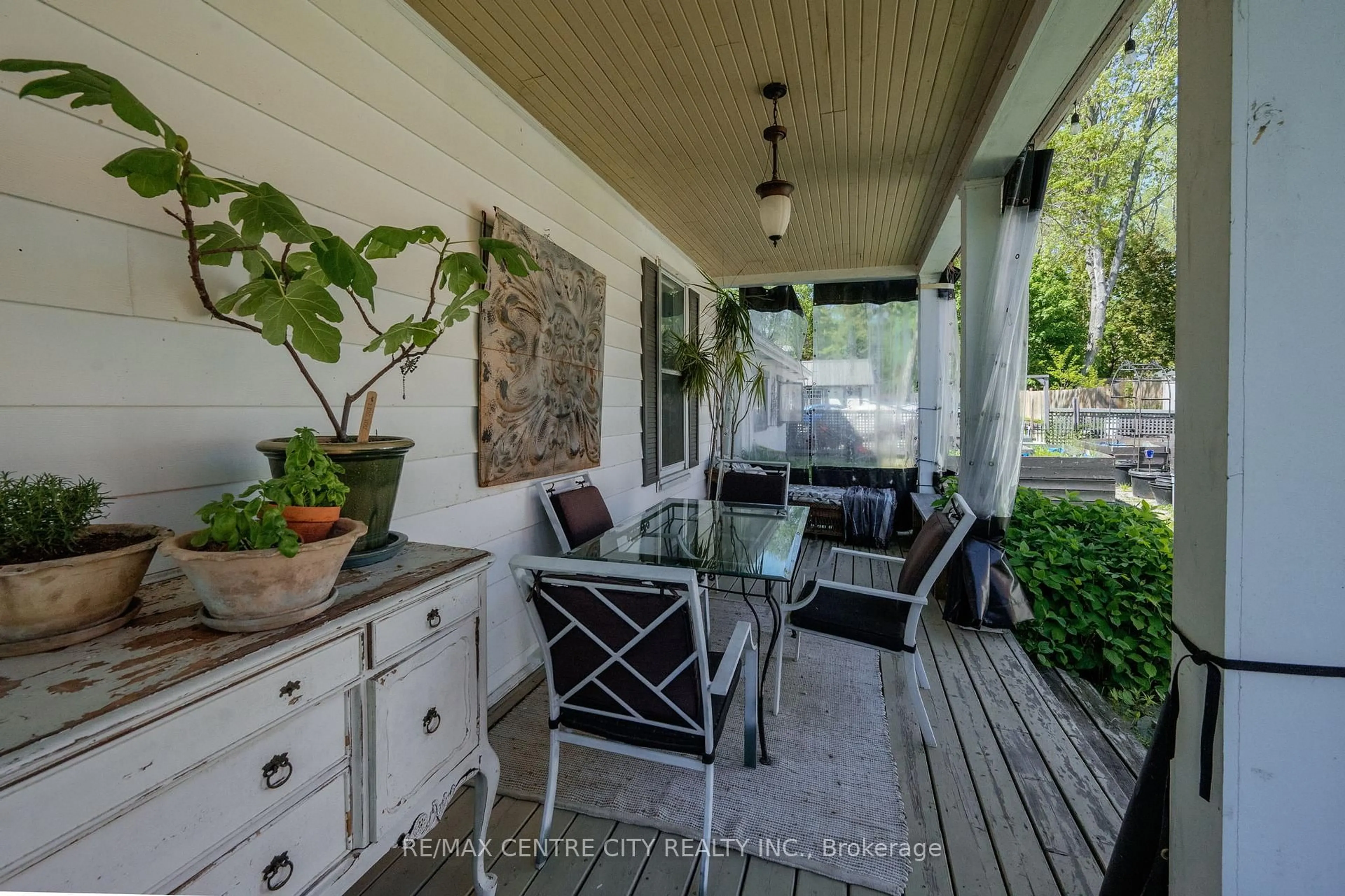 Patio, street for 337 George St, Central Elgin Ontario N5L 1C5