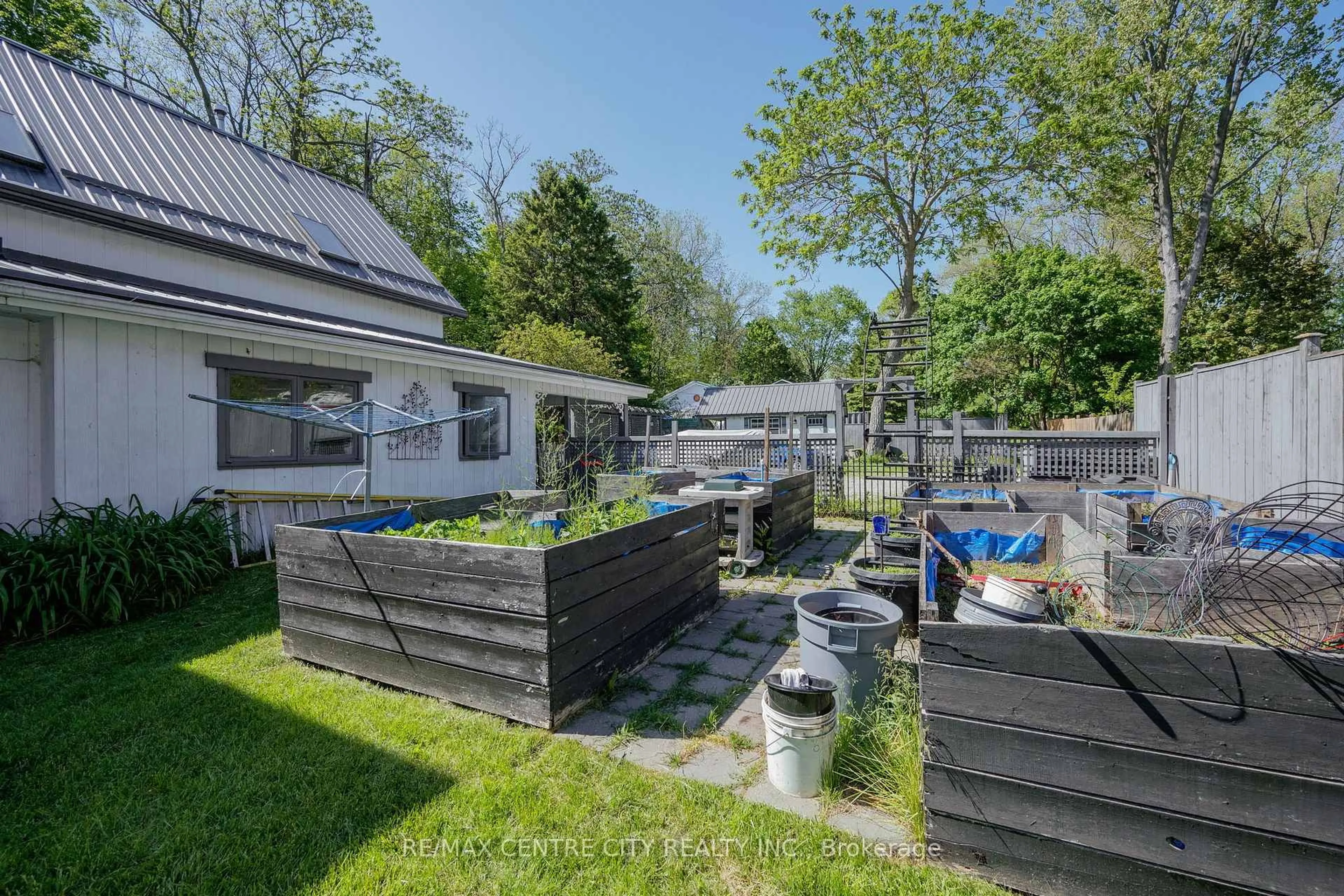 Patio, unknown for 337 George St, Central Elgin Ontario N5L 1C5