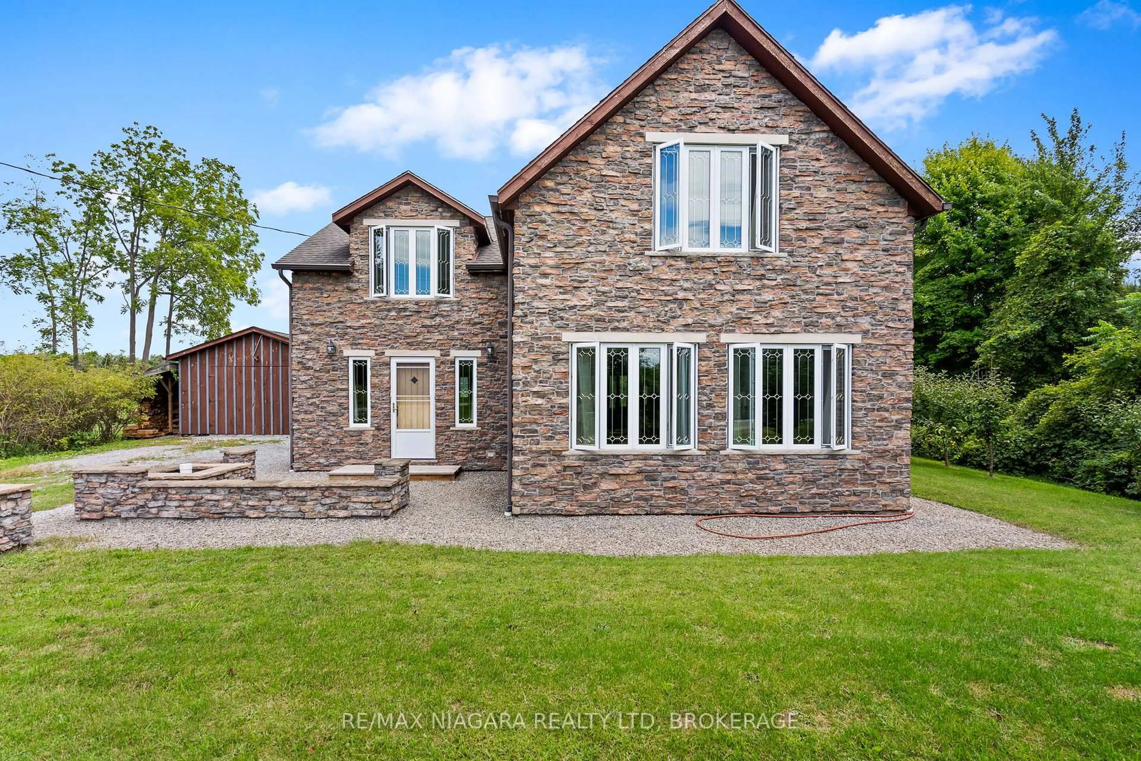 A pic from outside/outdoor area/front of a property/back of a property/a pic from drone, building for 63023 Perry Rd, Wainfleet Ontario L0R 2J0