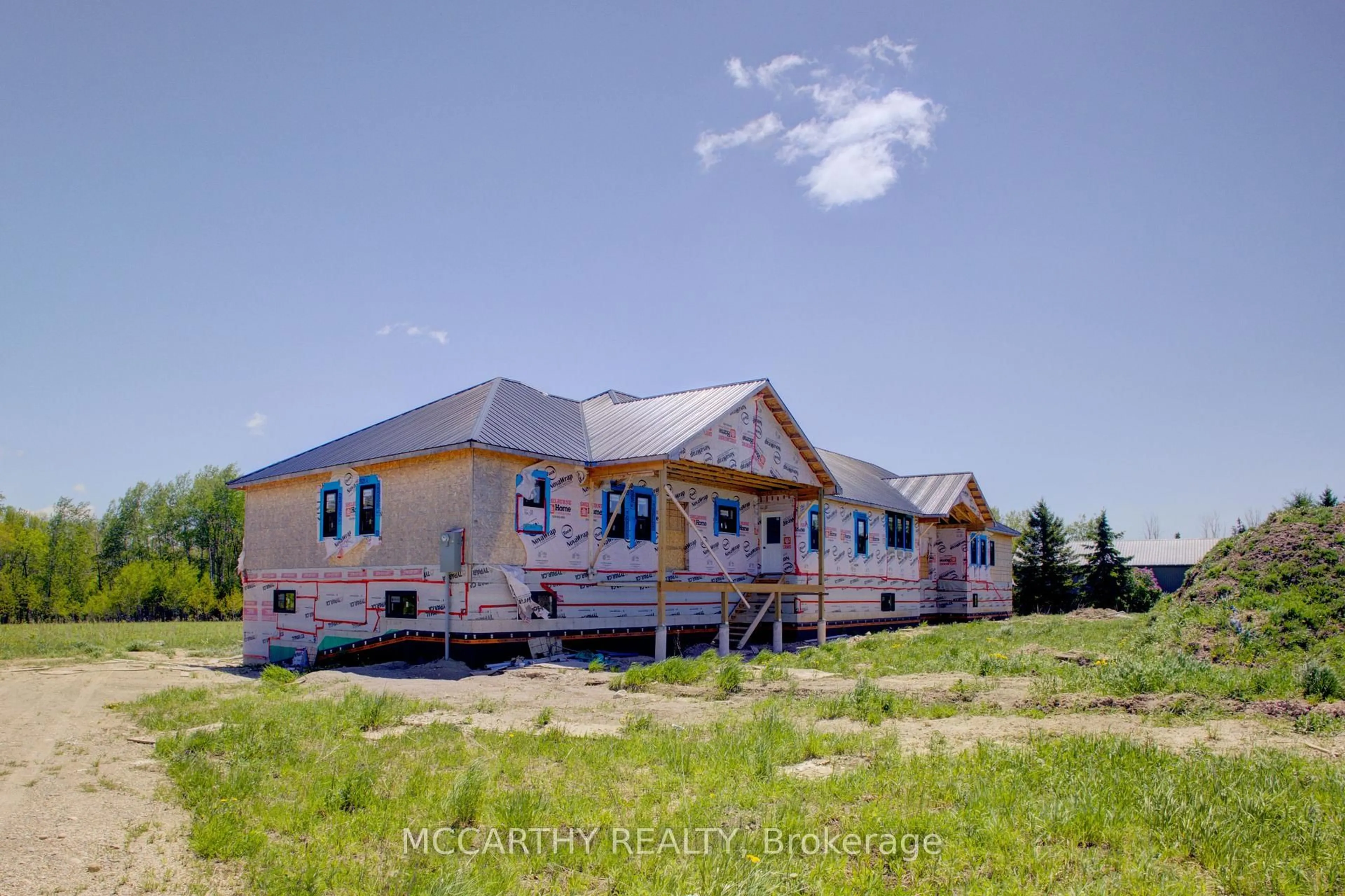 Home with vinyl exterior material, building for 214459 10th Line, Amaranth Ontario L9W 0G7