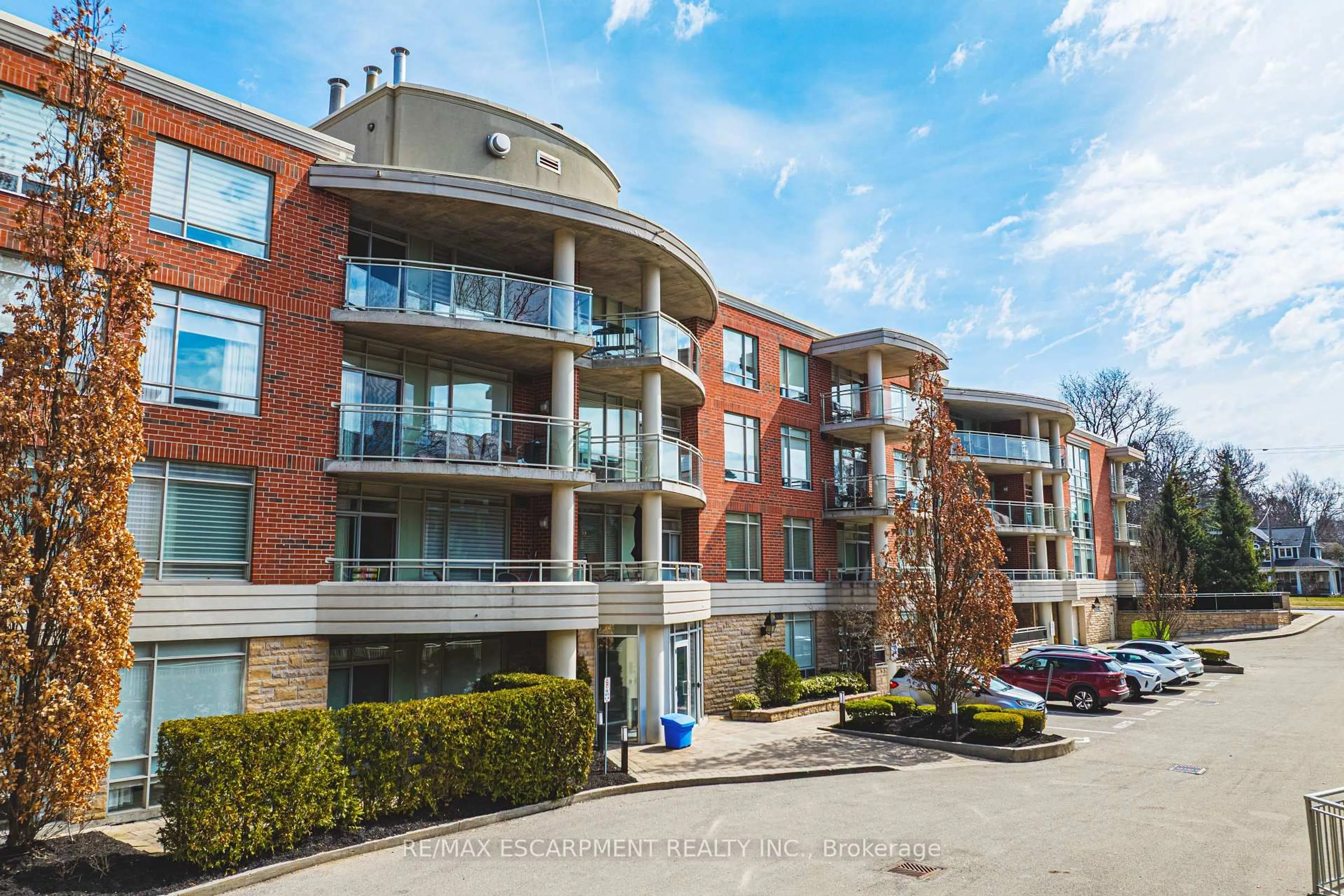A pic from outside/outdoor area/front of a property/back of a property/a pic from drone, unknown for 125 WILSON St #312, Hamilton Ontario L9G 0B3