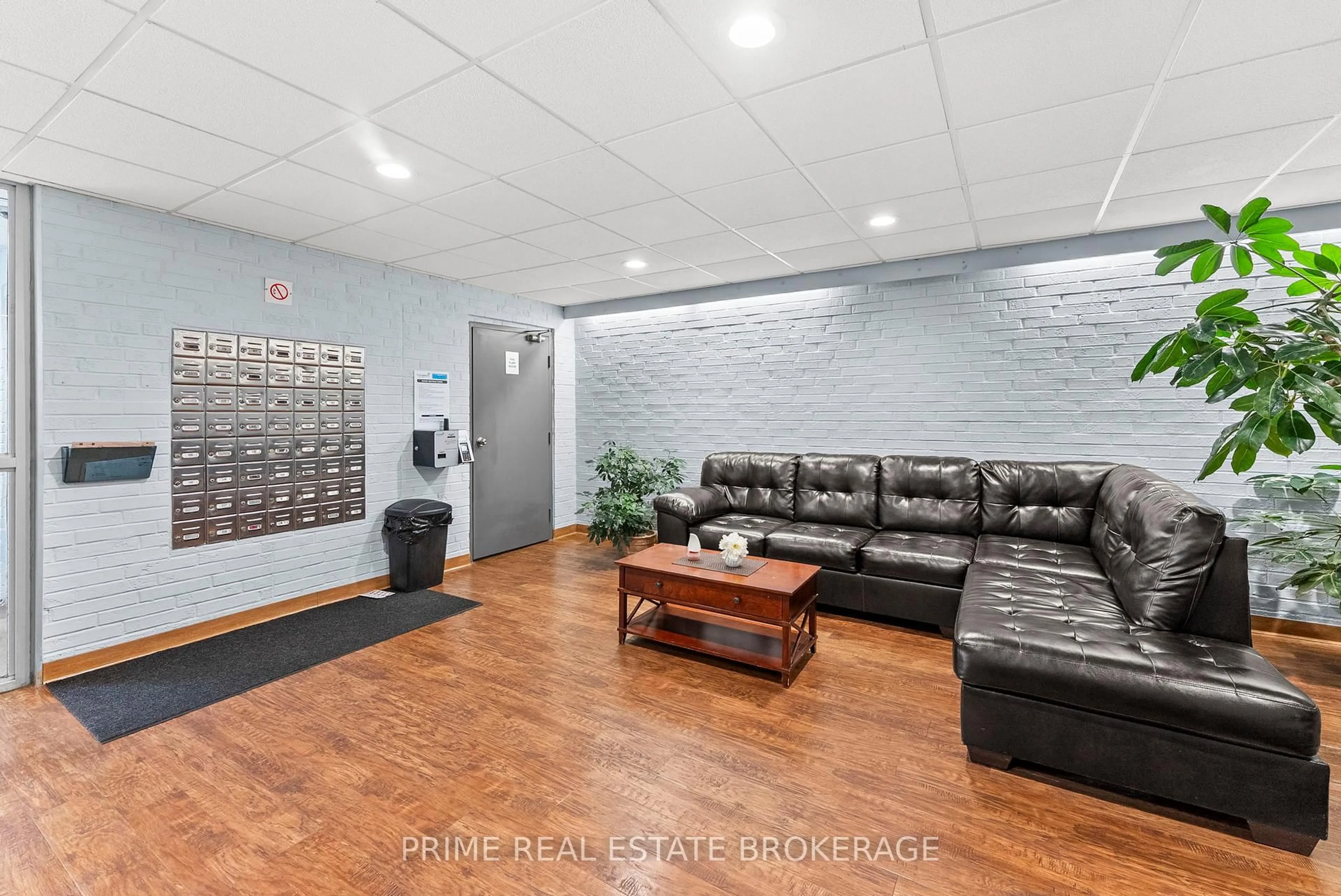 Unknown for 1106 Jalna Blvd #105, London South Ontario N6E 2R9
