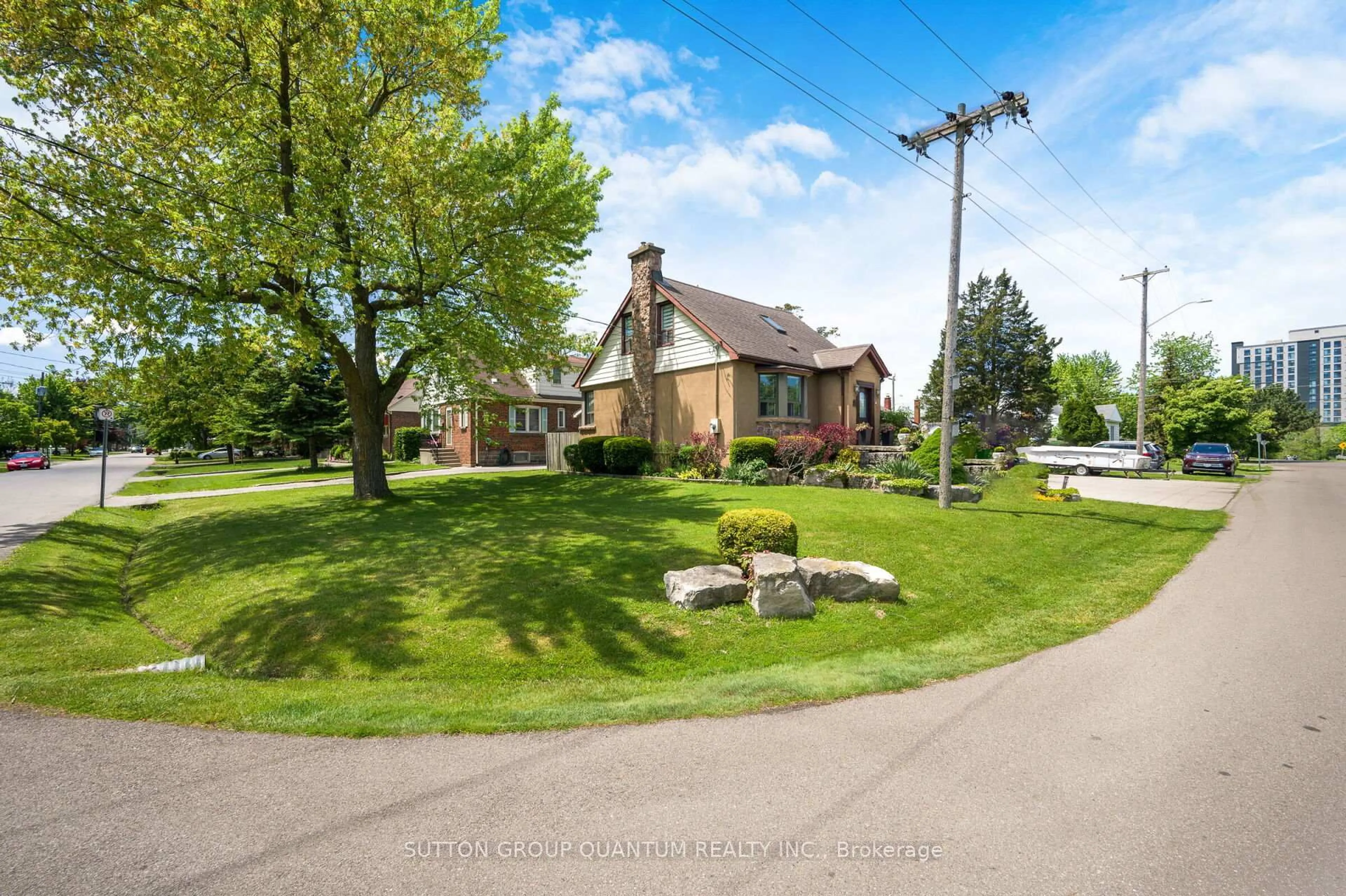 A pic from outside/outdoor area/front of a property/back of a property/a pic from drone, street for 1 Galbraith Dr, Hamilton Ontario L8G 1Z6
