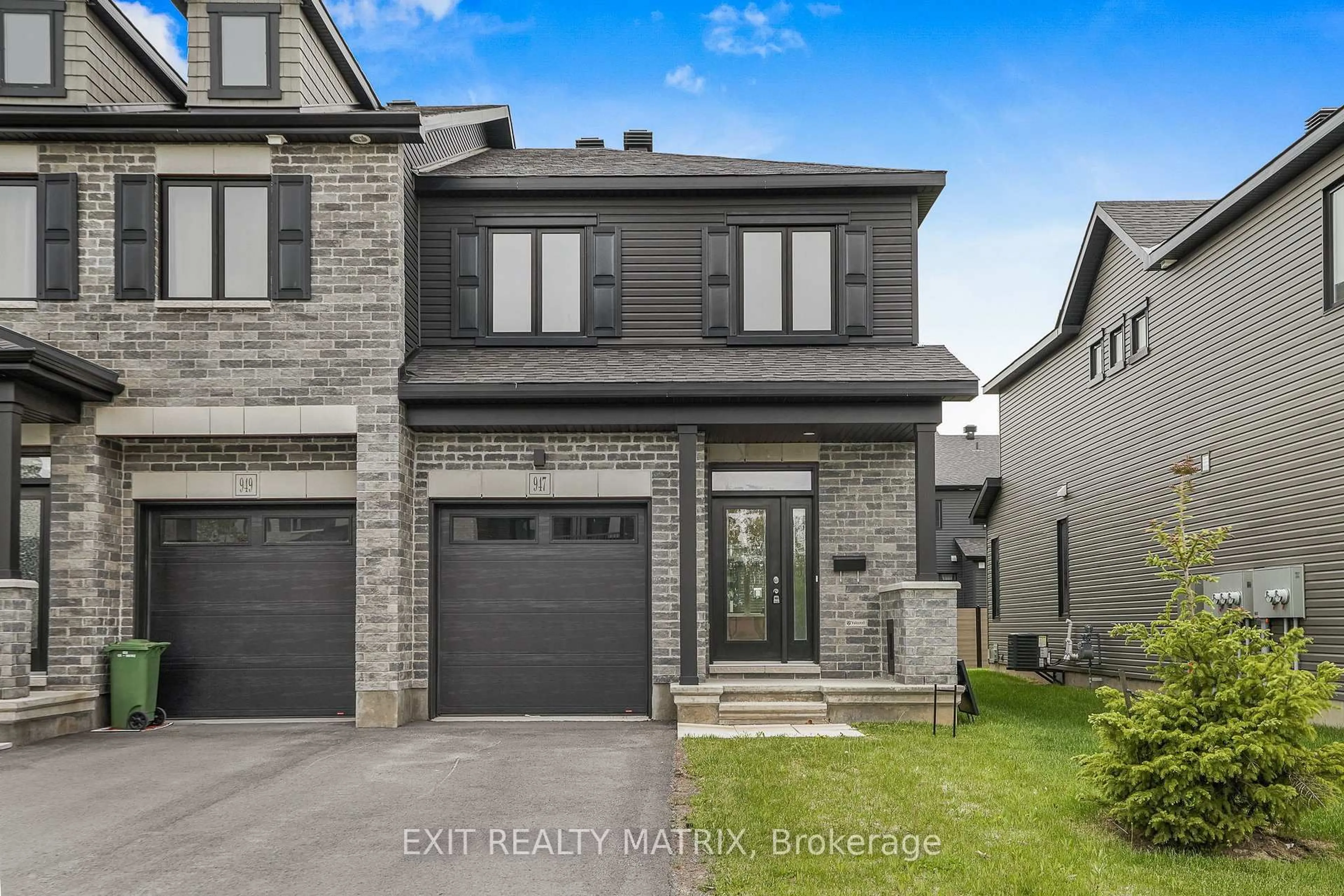Home with brick exterior material, street for 947 Cologne St, Russell Ontario K0A 1W0