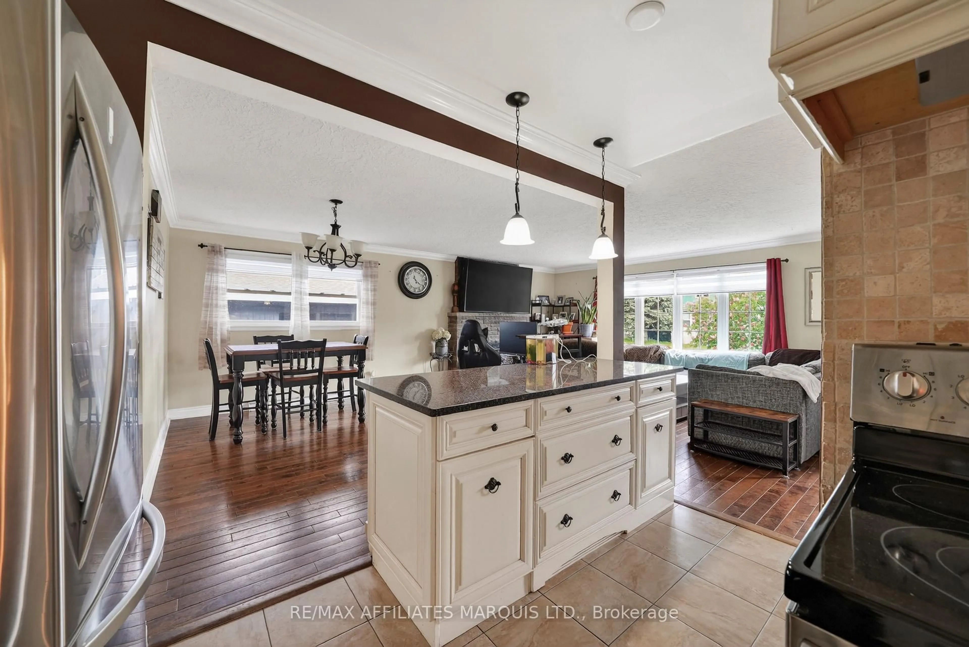 Open concept kitchen, unknown for 19 Dunbar Ave, Cornwall Ontario K6H 5M6