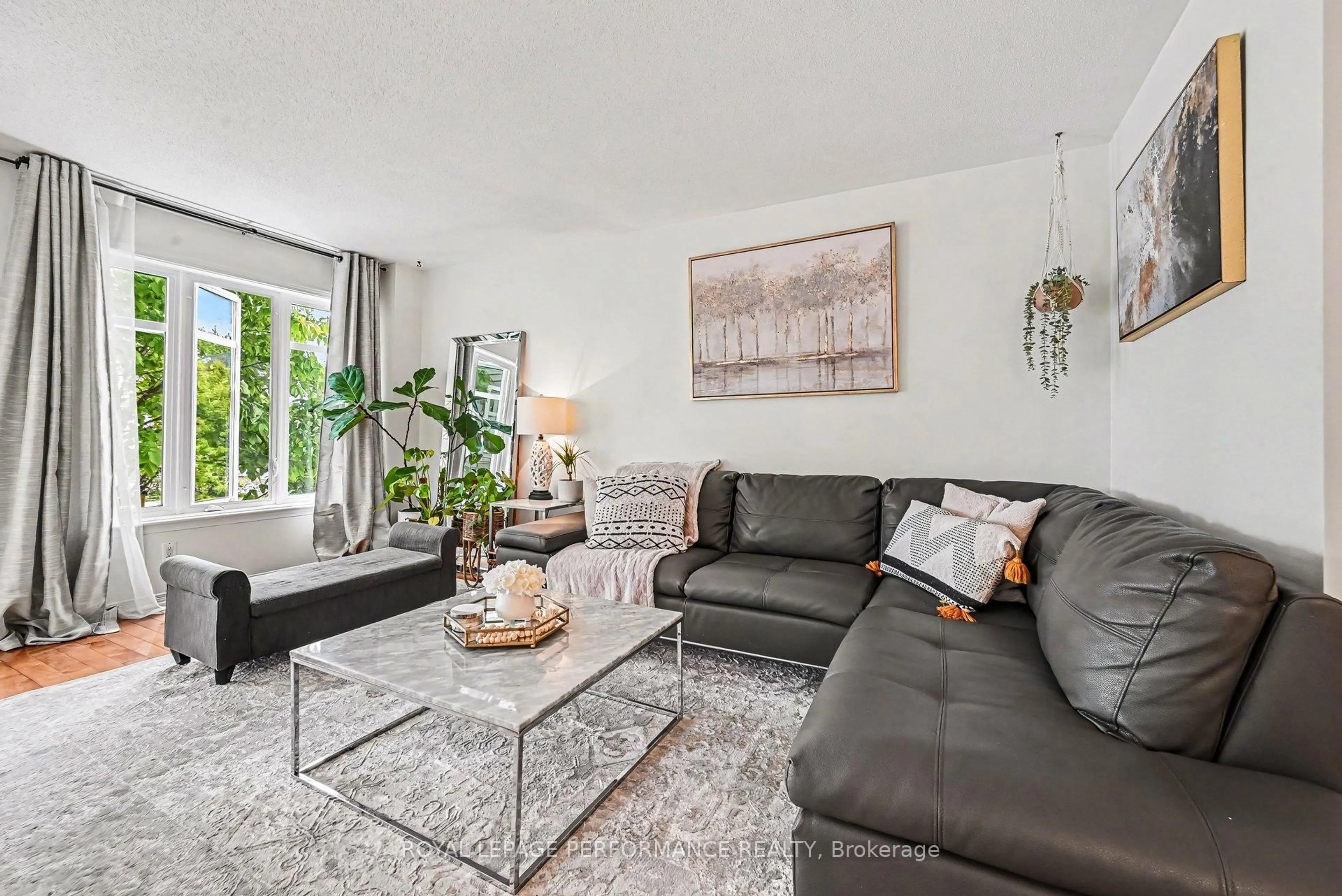 Living room with furniture, unknown for 2052 Bergamot Circ, Ottawa Ontario K4A 4R3