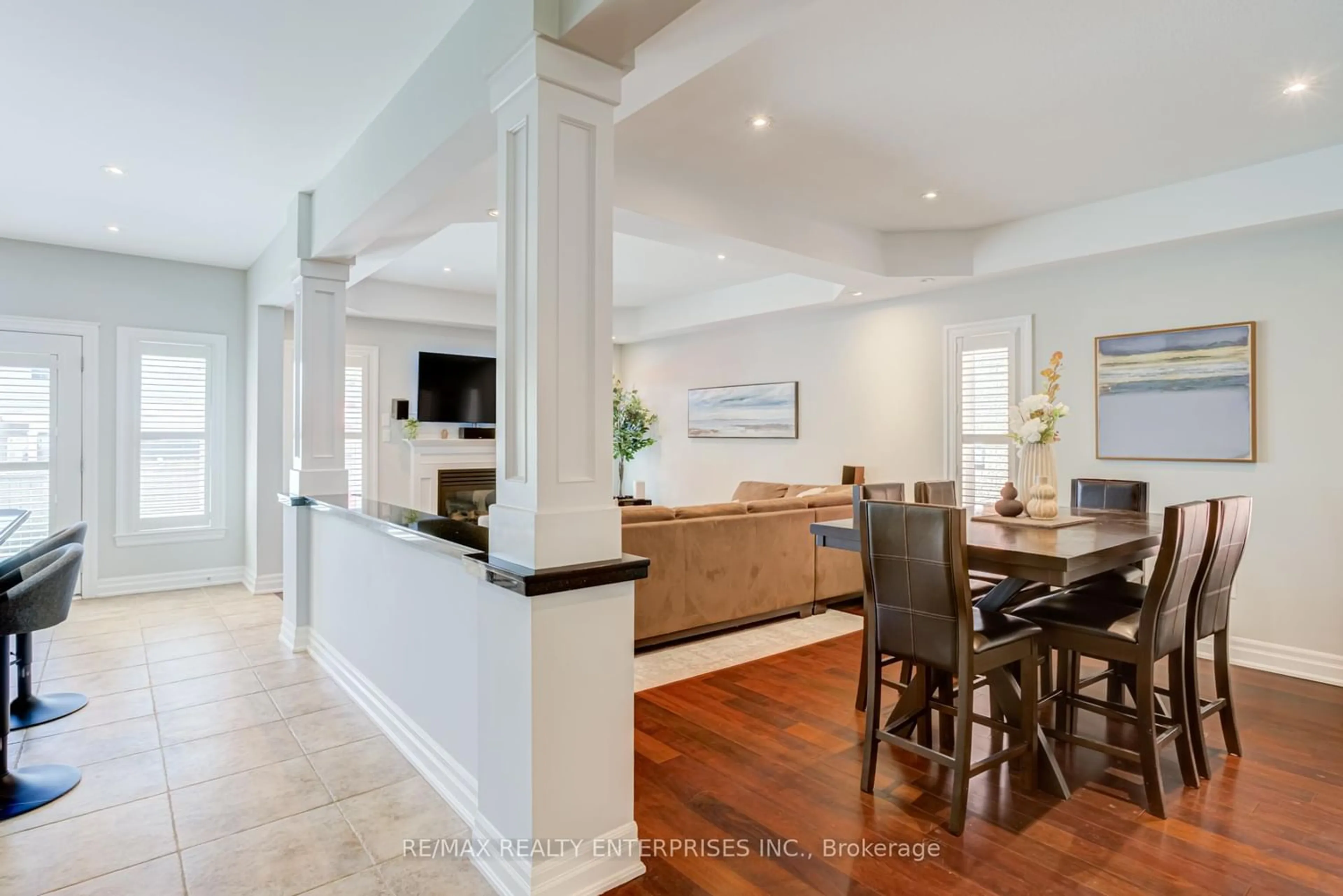 Open concept kitchen, unknown for 444 Dicenzo Dr, Hamilton Ontario L9B 0B3