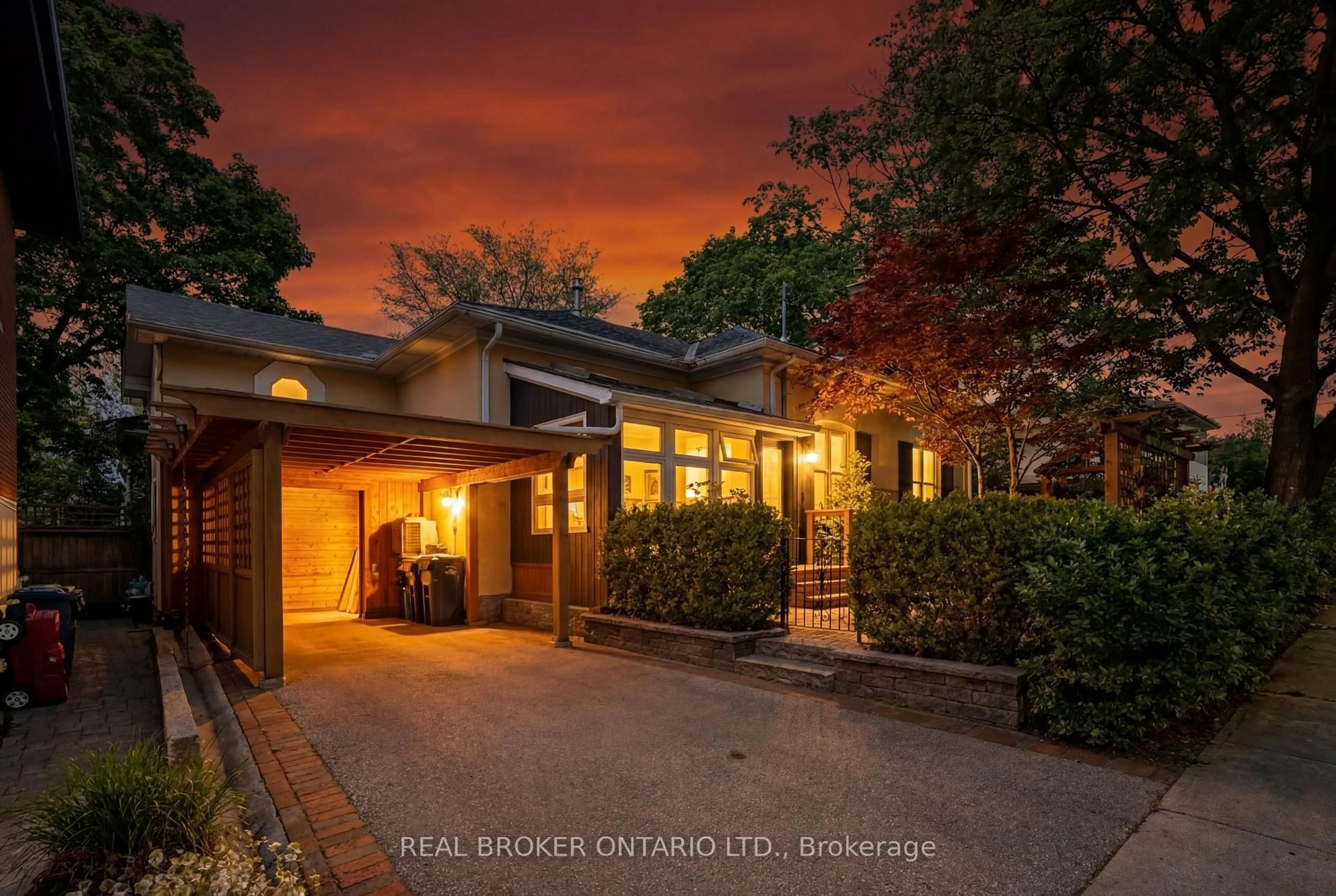 Unknown for 38 Kirkland St, Guelph Ontario N1H 4X9