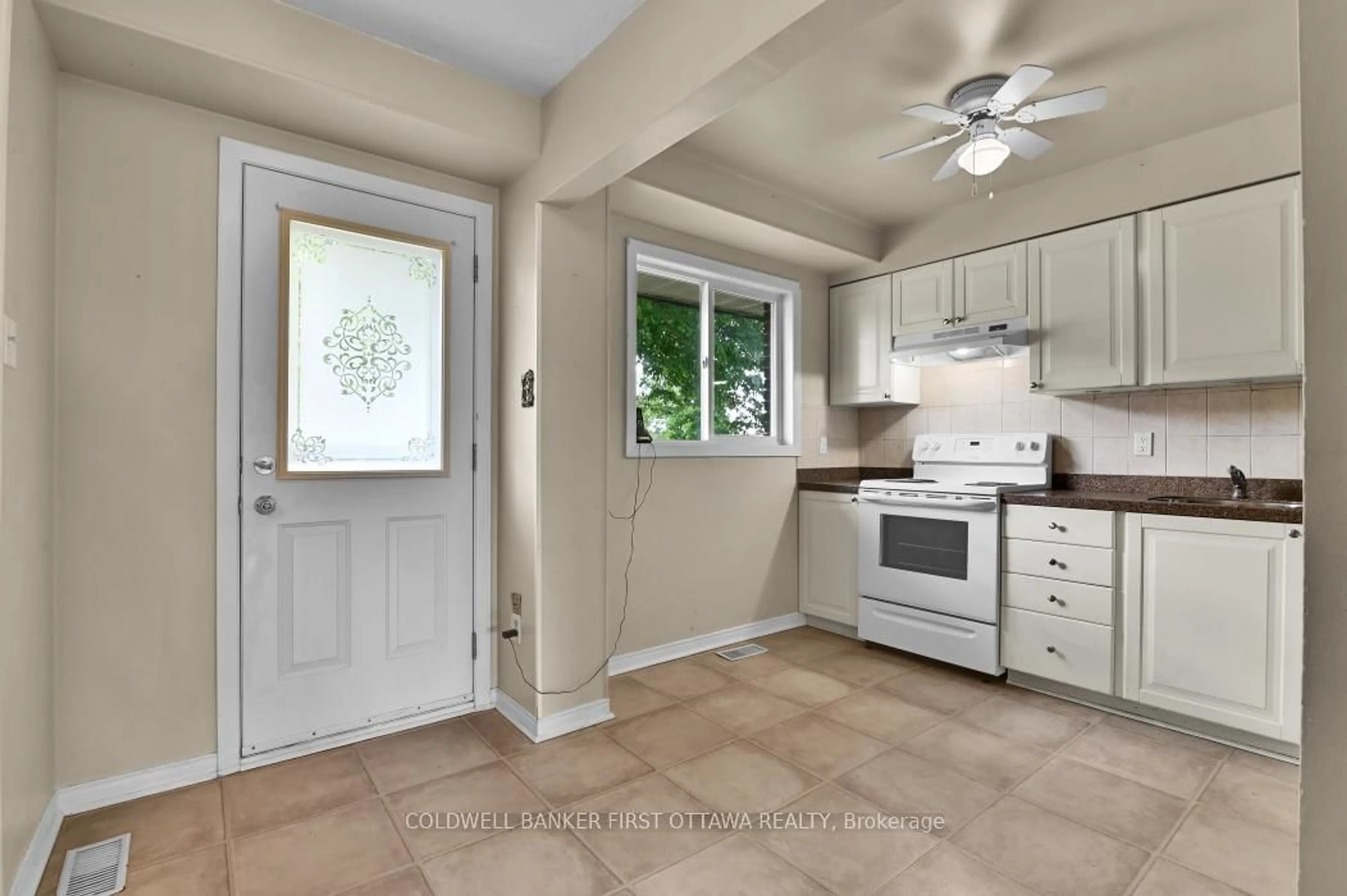 Unknown for 86F Seyton Dr, Ottawa Ontario K2H 8W5