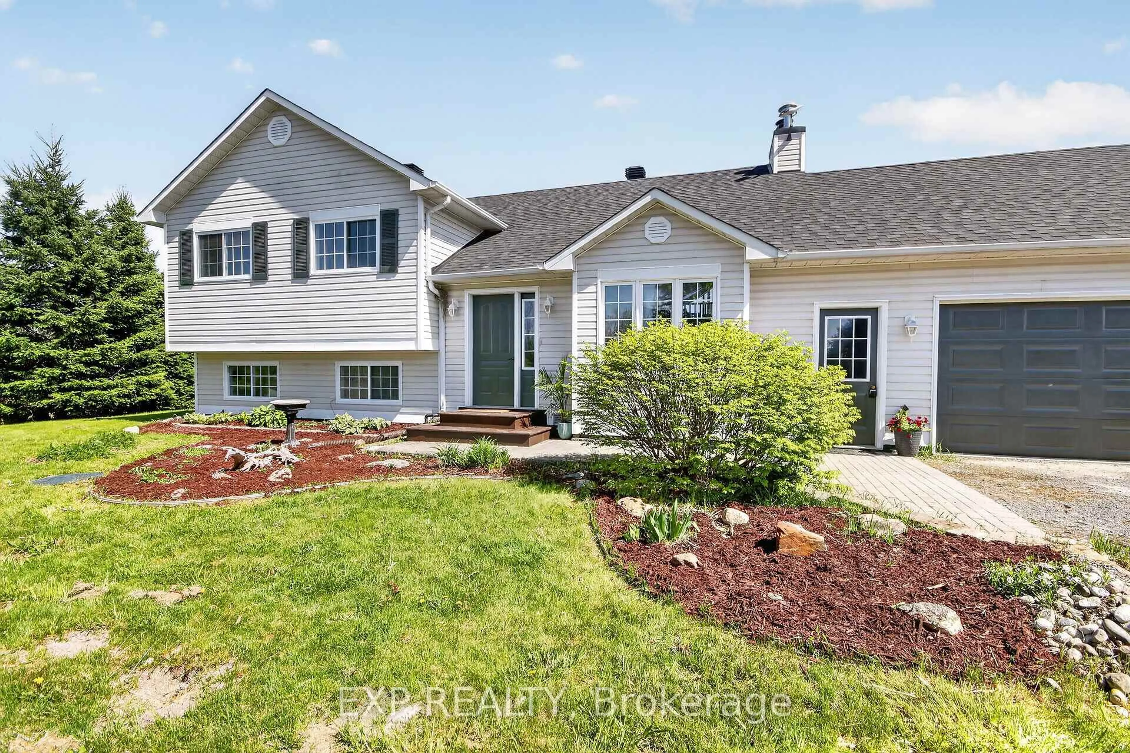 Home with vinyl exterior material, water/lake/river/ocean view for 191 Needham Side Rd, Pakenham Ontario K0A 2X0