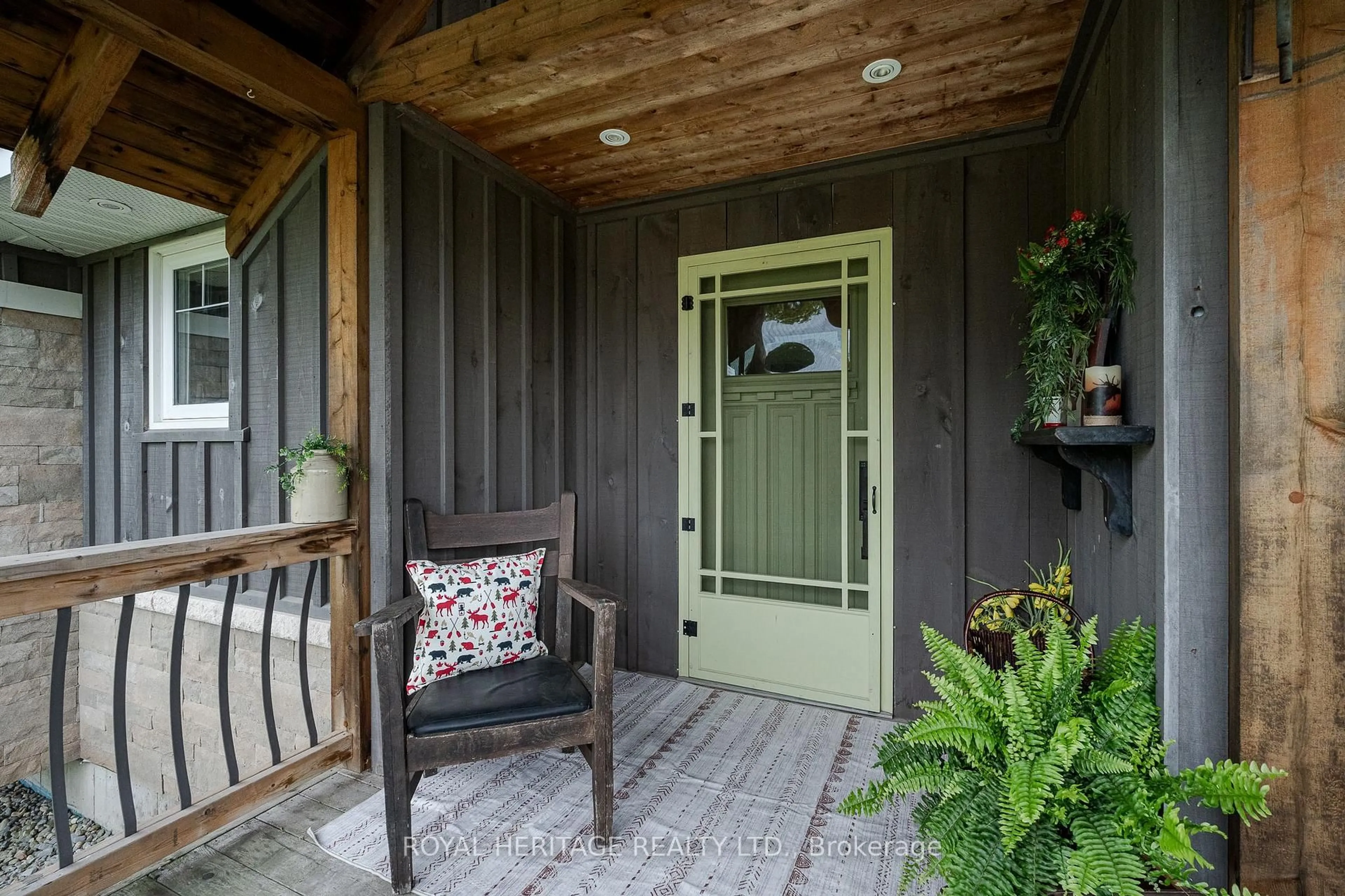 Indoor entryway for 8096 County Road 2 Rd, Napanee Ontario K7R 3K6