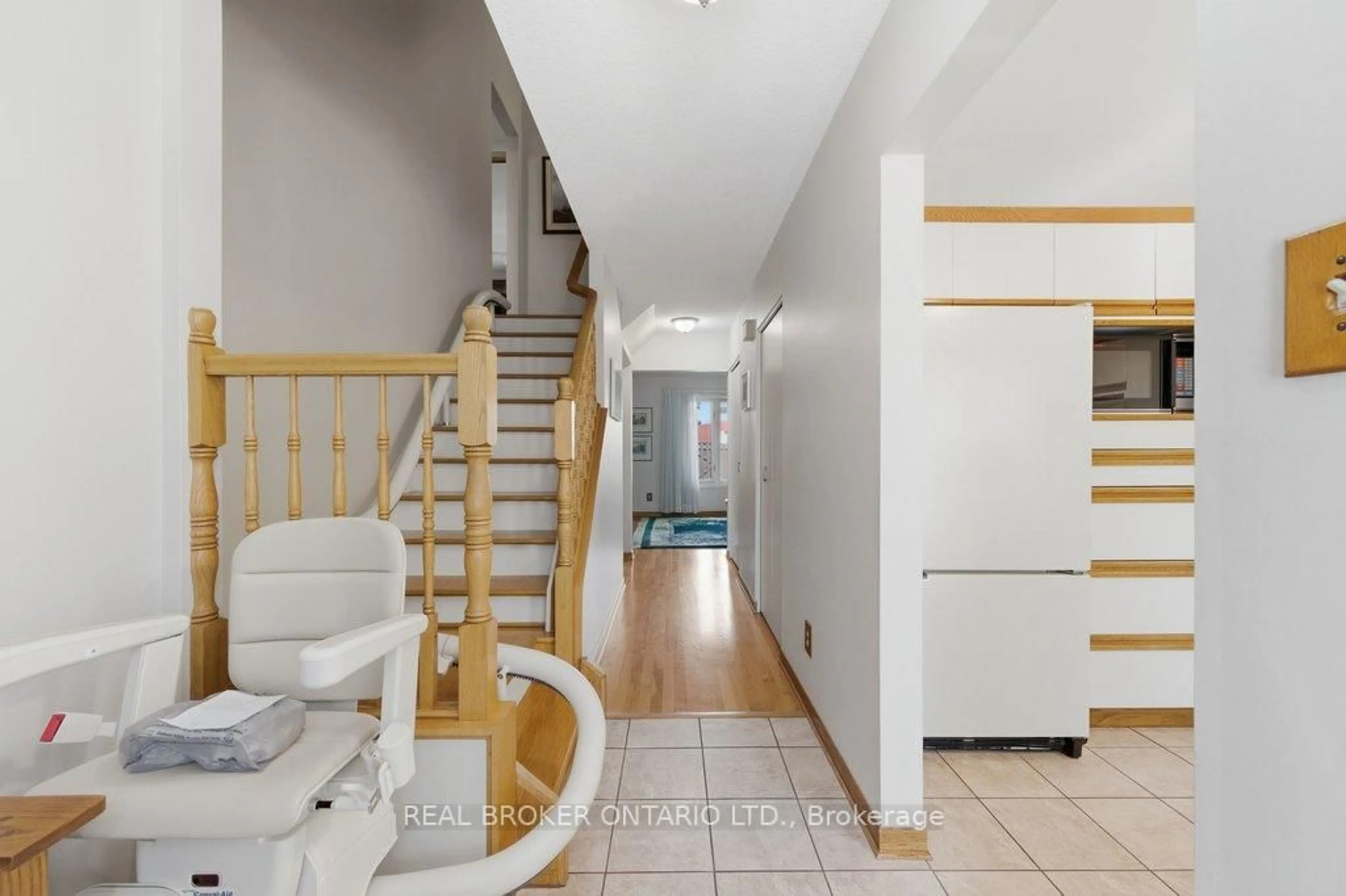 Unknown for 13 Beddoe Lane, Ottawa Ontario K1B 3X9