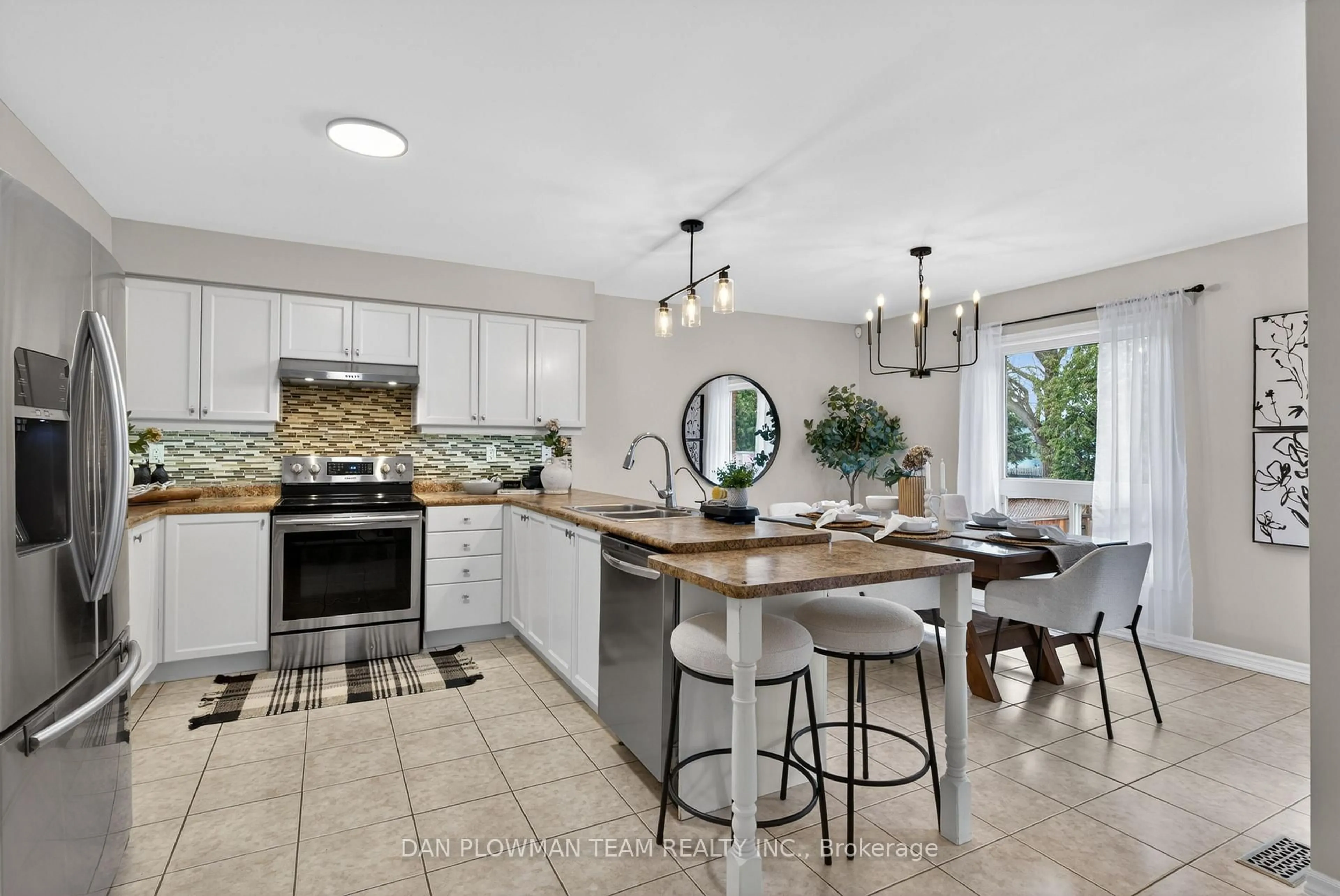 Open concept kitchen, ceramic/tile floor for 10 Springbank Rd, Kawartha Lakes Ontario K0L 2W0