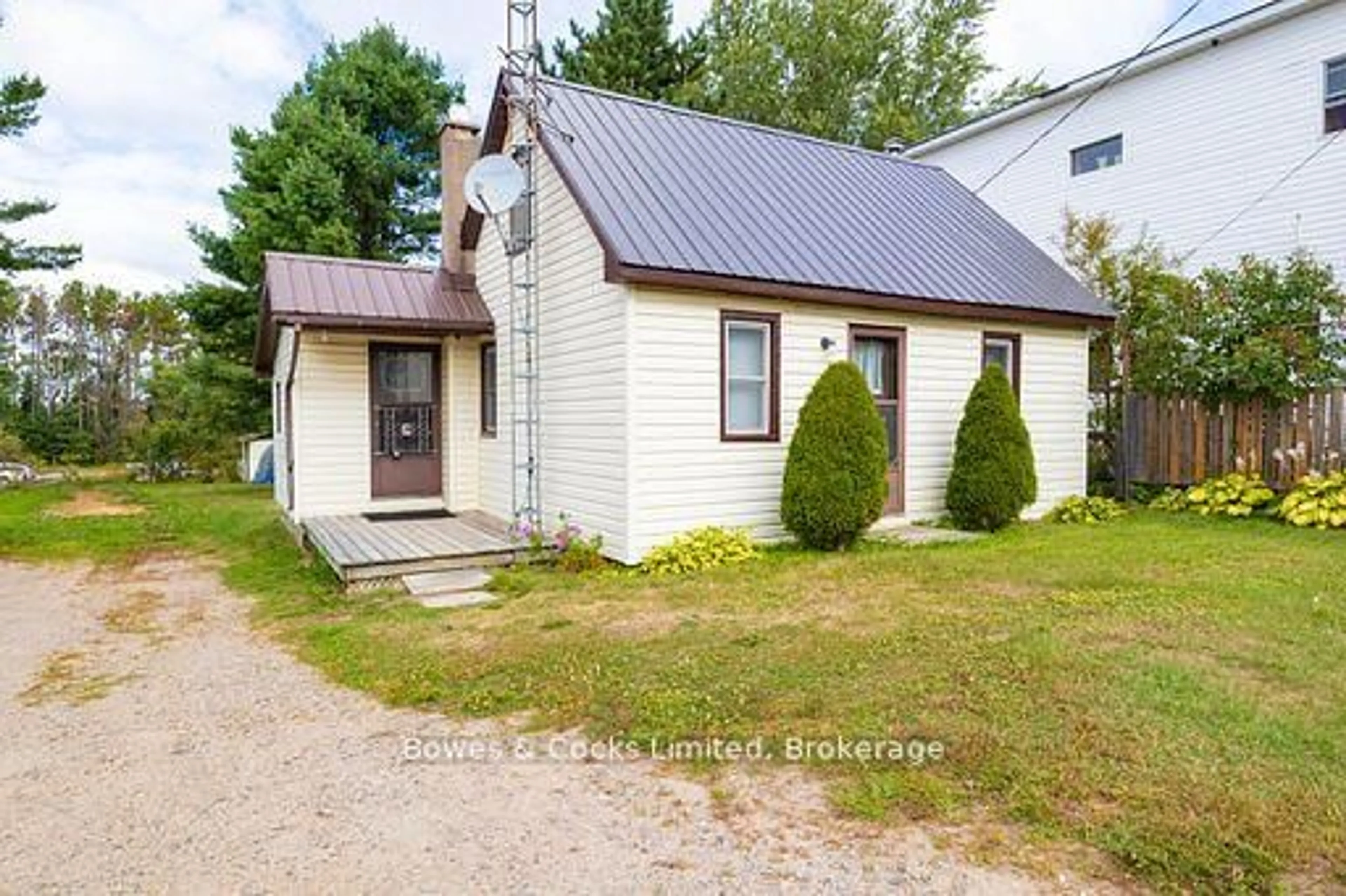 Unknown for 33023 Highway 62, Maynooth Ontario K0L 2S0