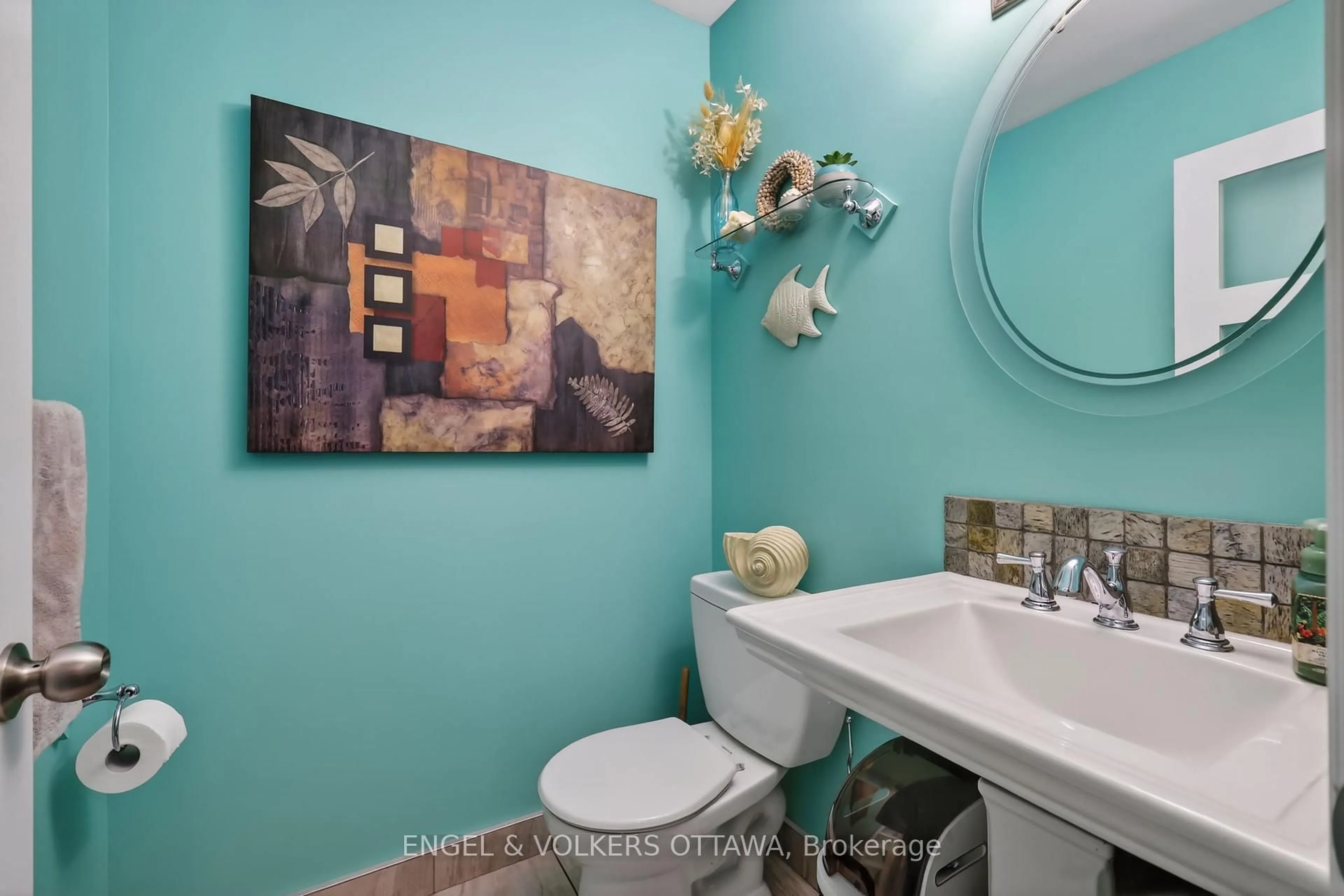 Standard bathroom, ceramic/tile floor for 425 Tanager Bay, Orleans Ontario K1E 2Z7