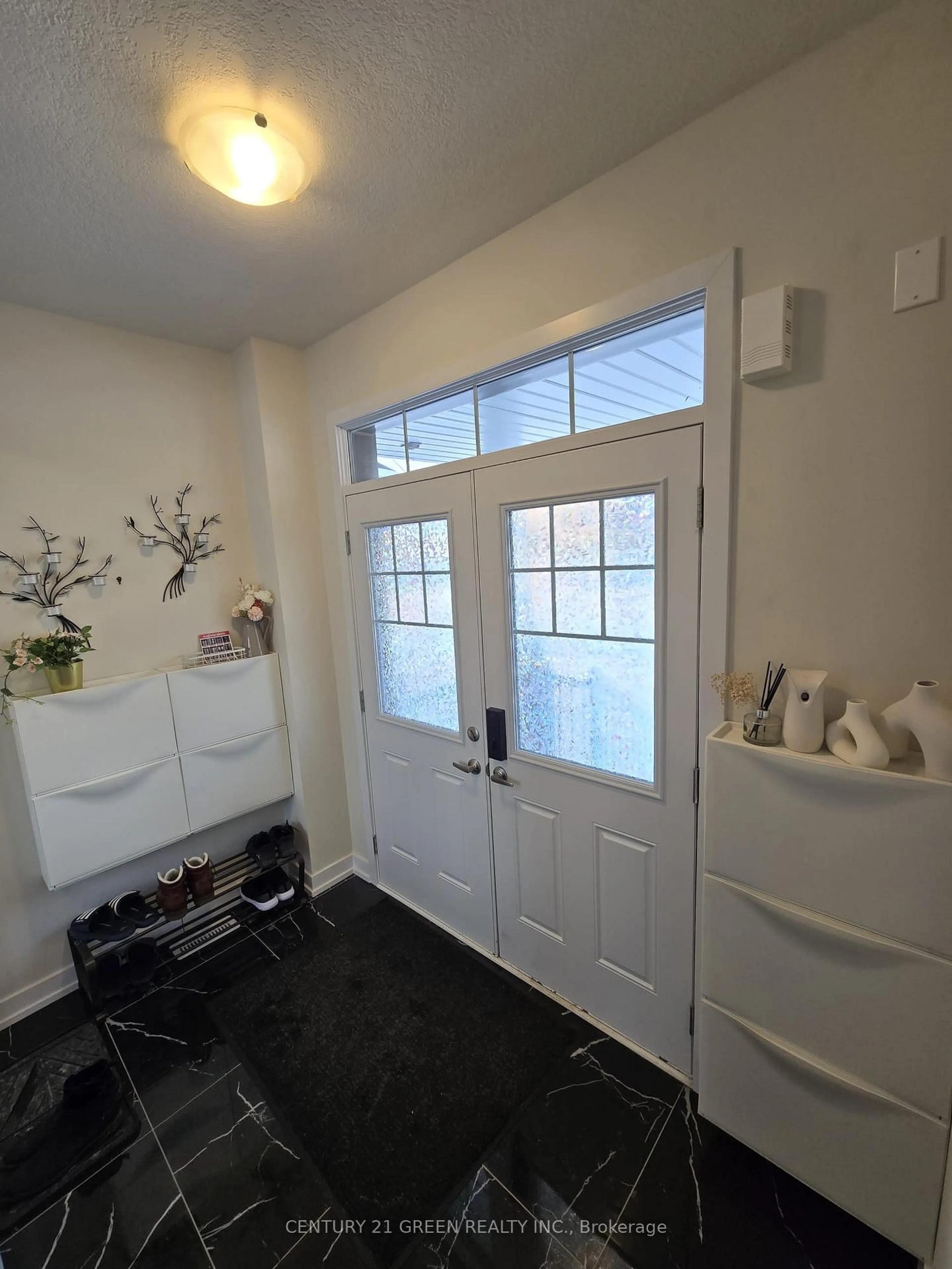 Indoor entryway for 50 Sunflower Cres, Thorold Ontario L3B 0L3