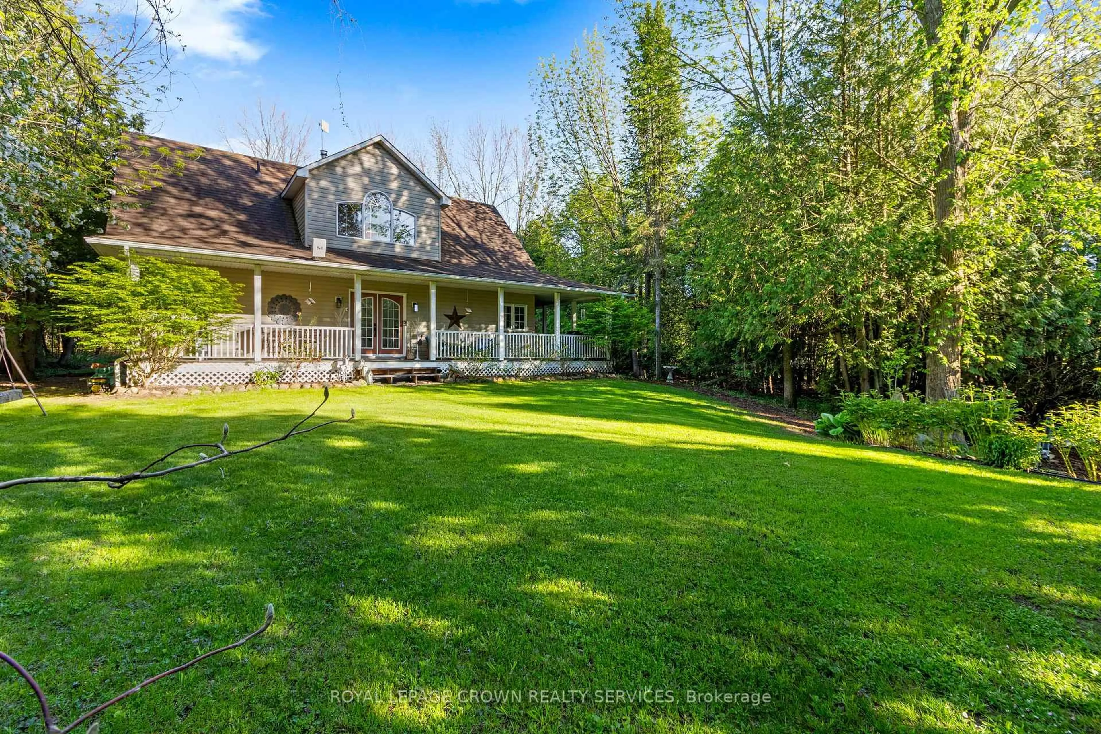 A pic from outside/outdoor area/front of a property/back of a property/a pic from drone, unknown for 126 Wilson Dr, Georgian Bluffs Ontario N0H 2T0