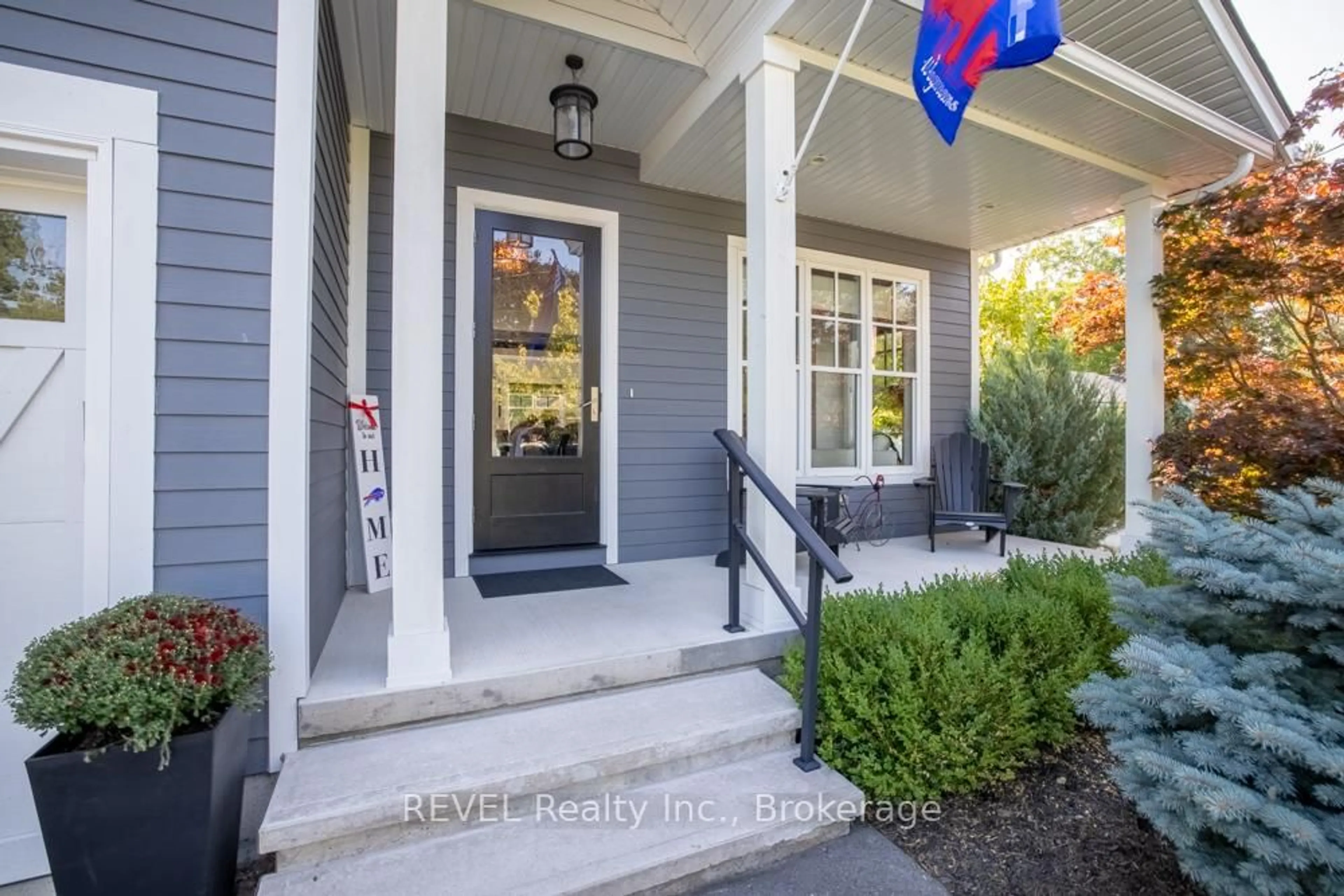 Indoor entryway for 244 CHERRY HILL Blvd, Fort Erie Ontario L0S 1B0