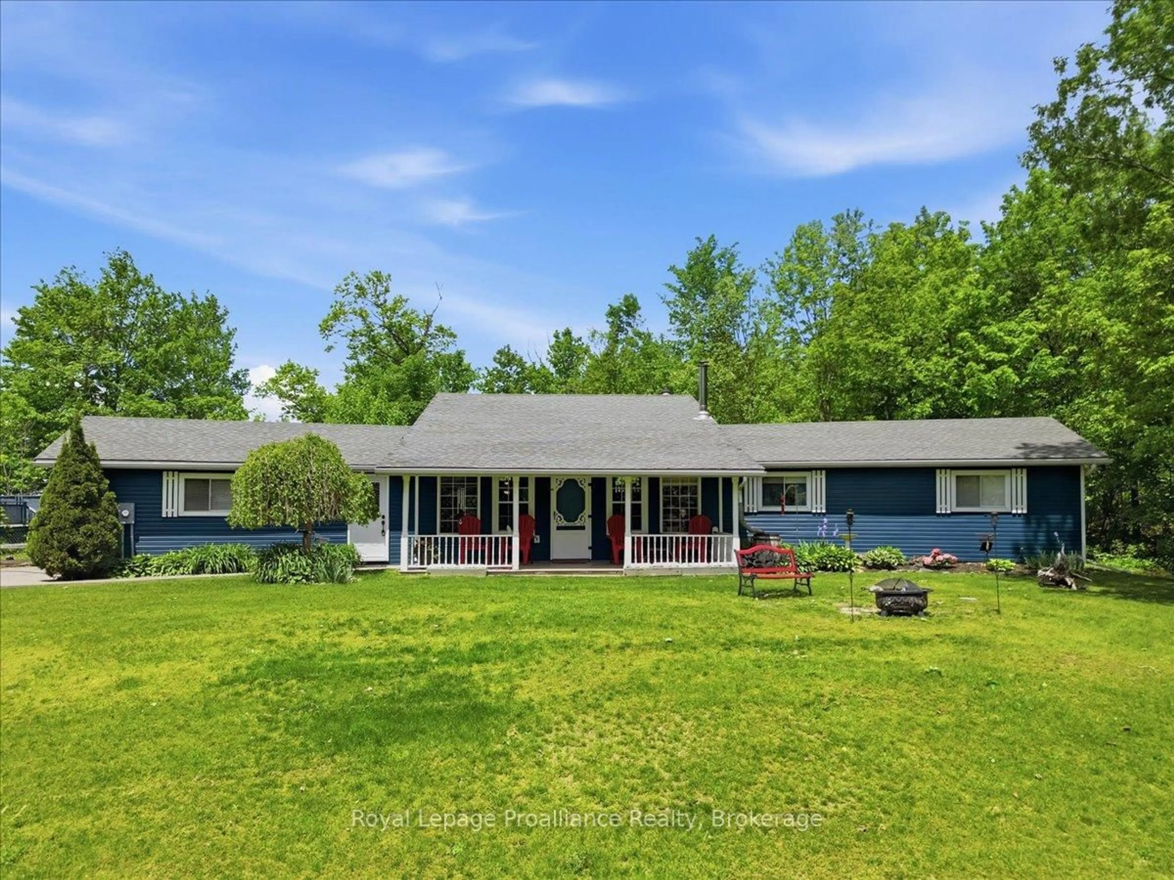 A pic from outside/outdoor area/front of a property/back of a property/a pic from drone, unknown for 33 Woodridge Dr, Madoc Ontario K0K 2K0