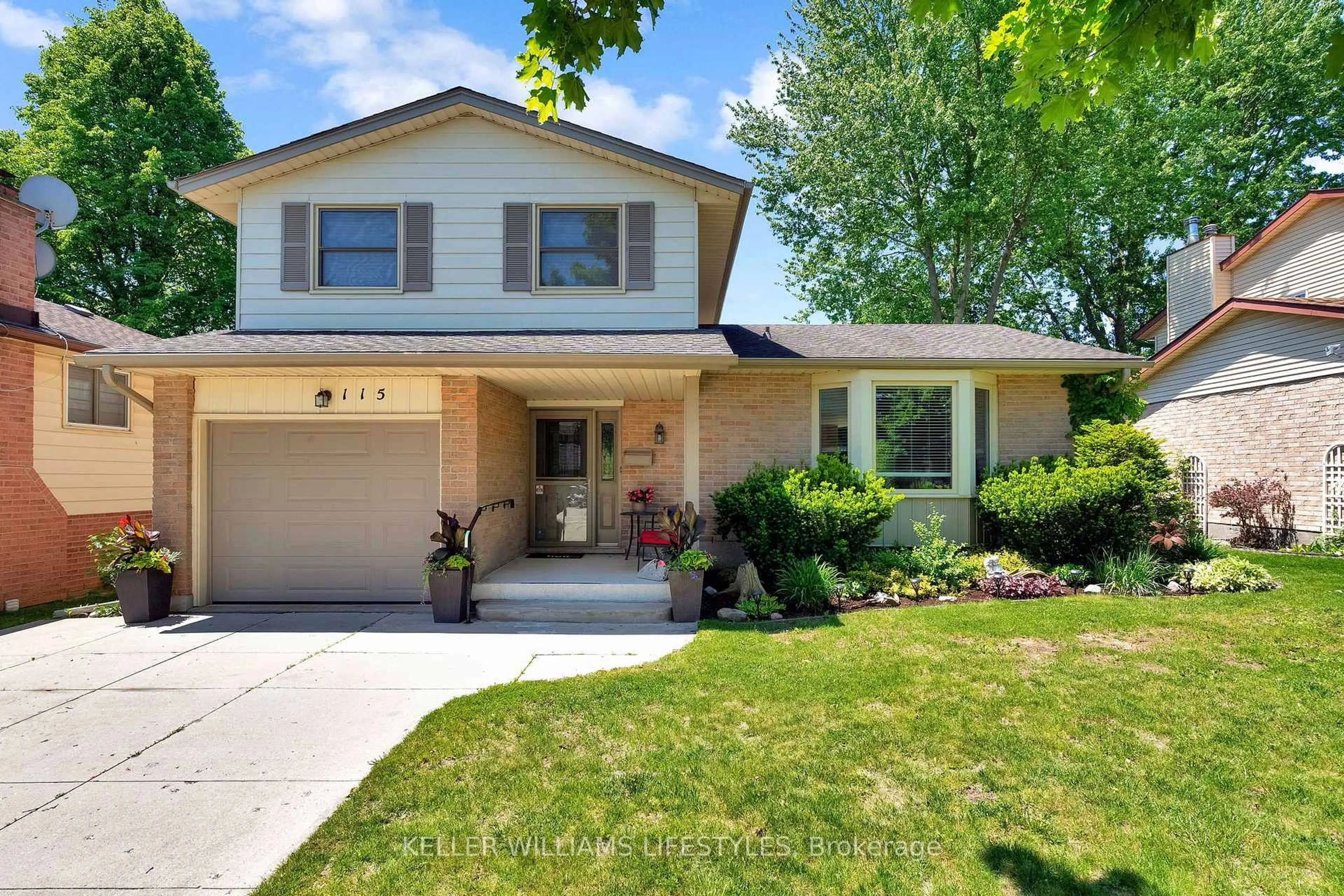 Home with vinyl exterior material, street for 115 Acorn Cres, London North Ontario N6G 3V4