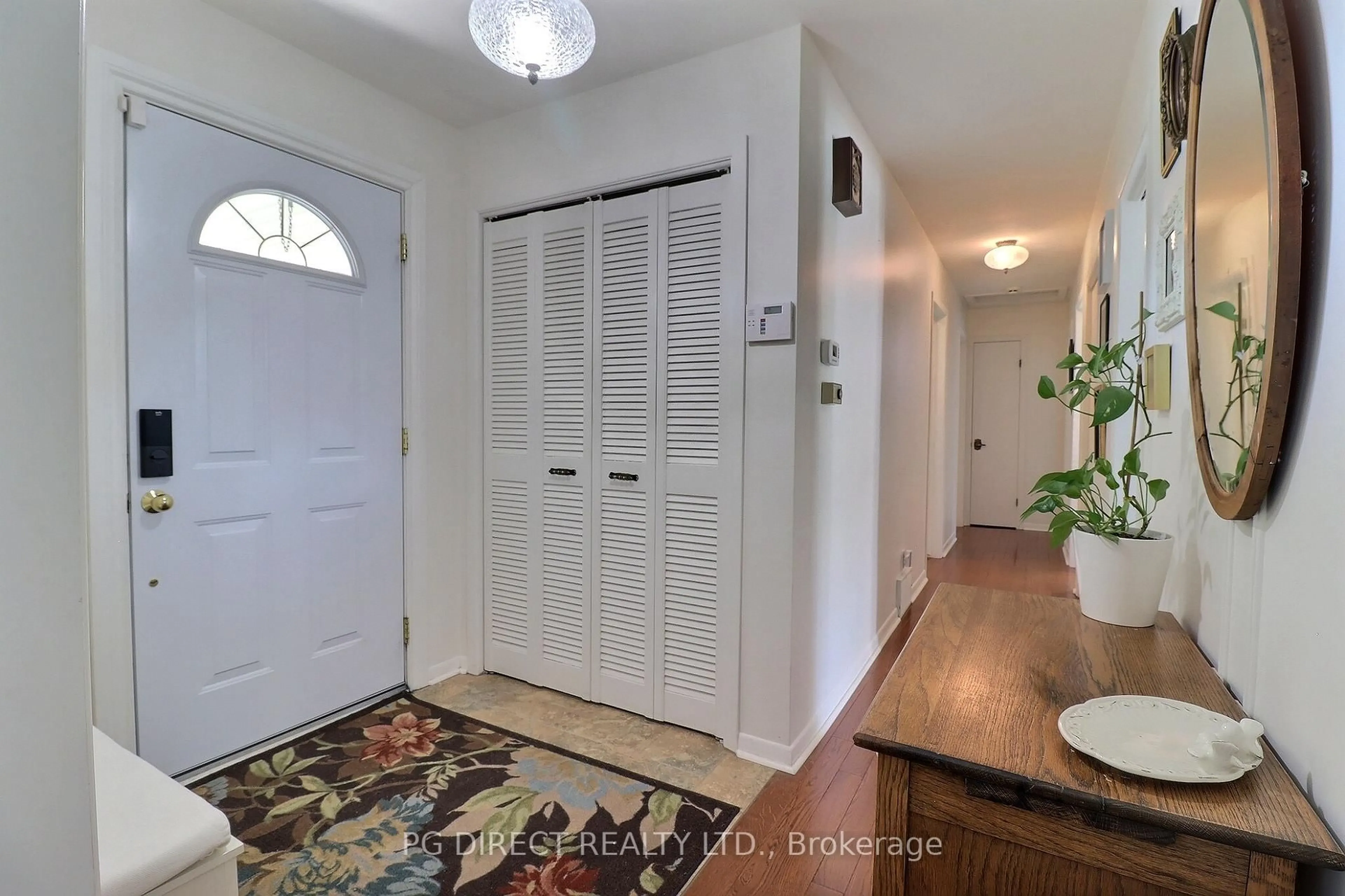 Indoor entryway for 188 Byron Ave, Thames Centre Ontario N0L 1G3