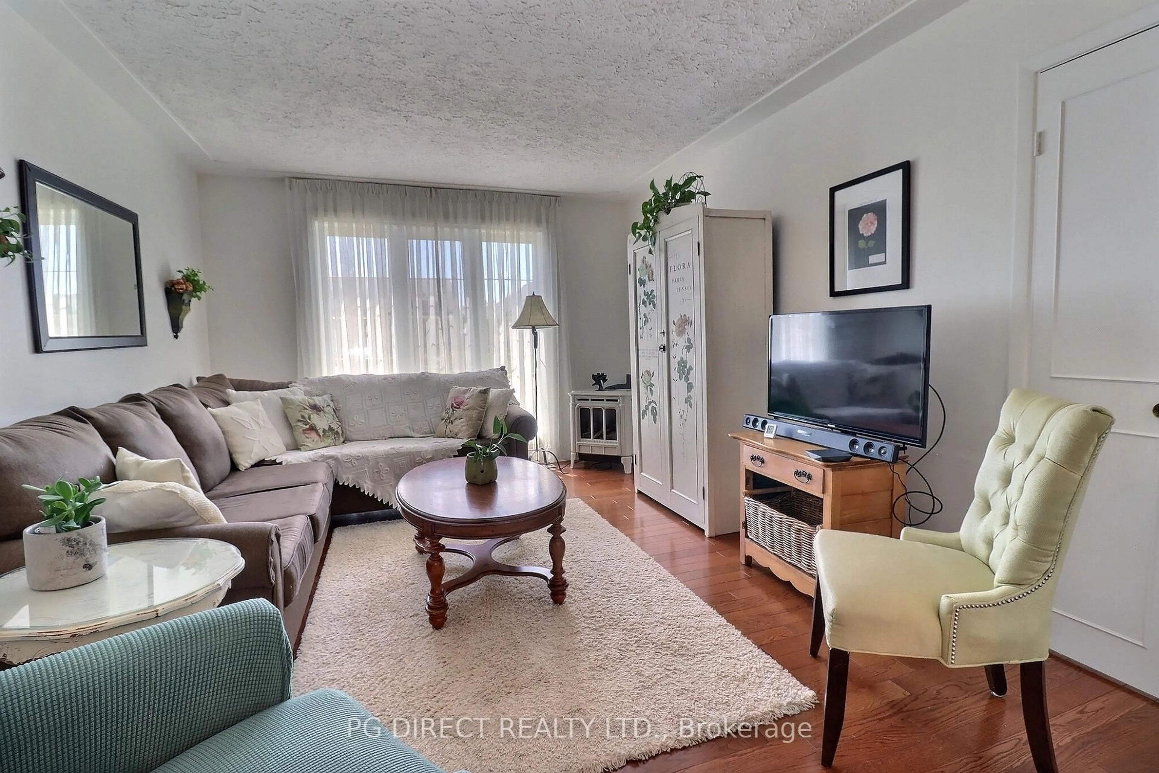 Living room with furniture, unknown for 188 Byron Ave, Thames Centre Ontario N0L 1G3