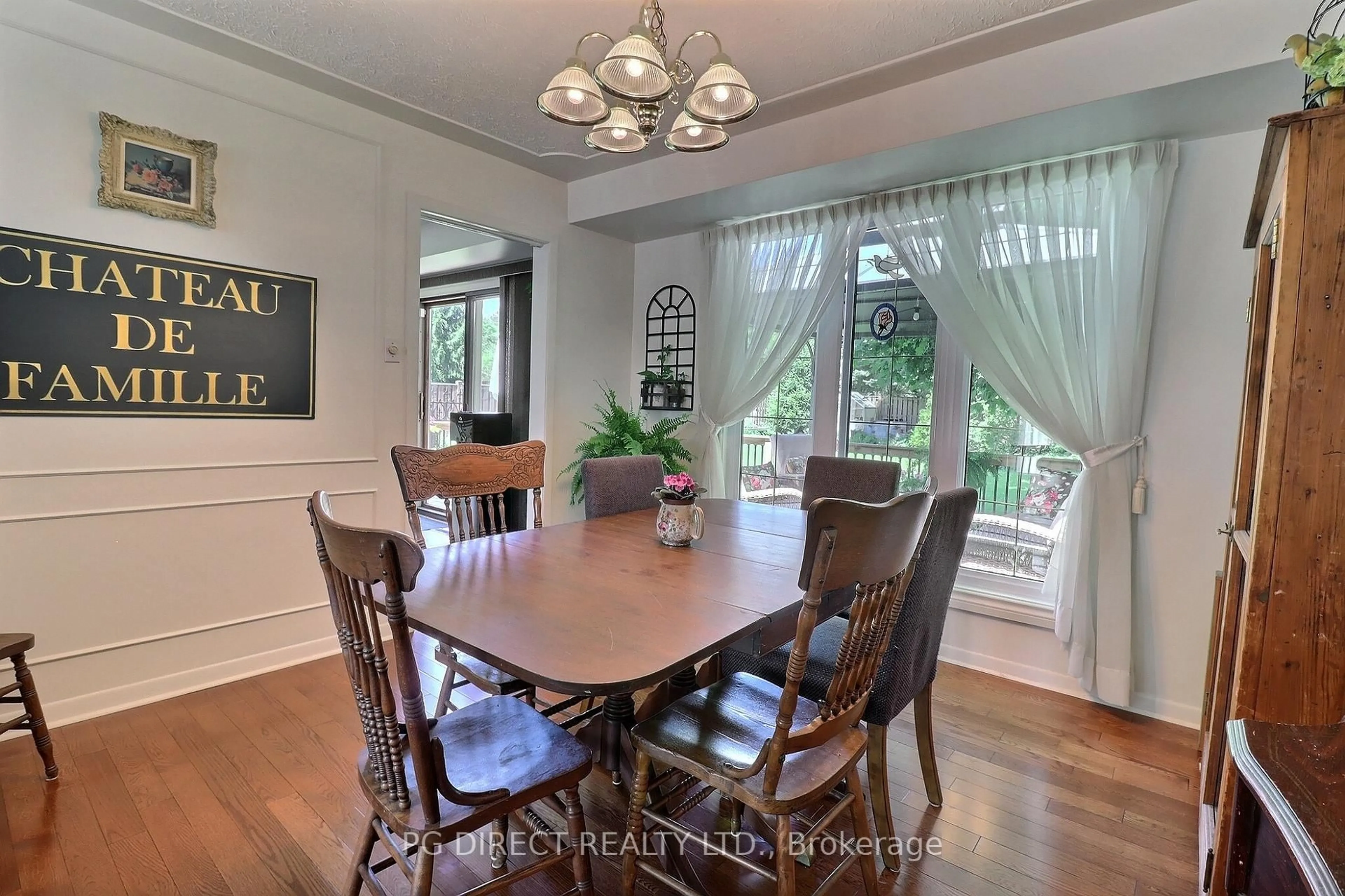 Dining room, wood/laminate floor for 188 Byron Ave, Thames Centre Ontario N0L 1G3