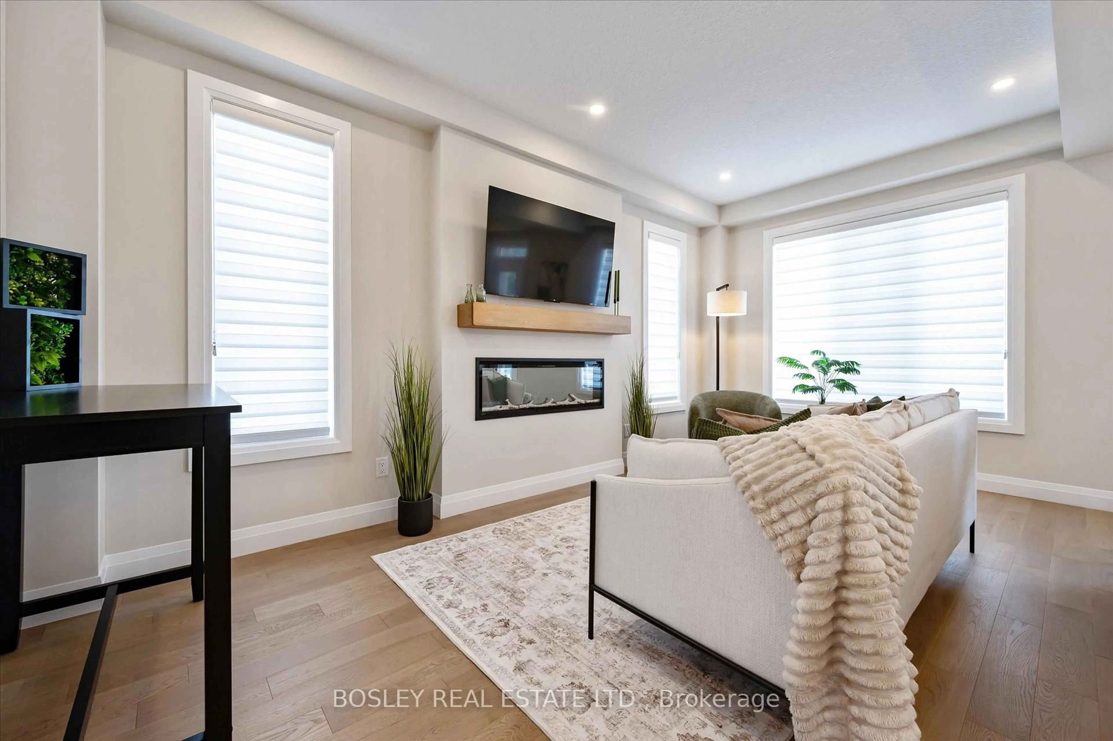 Living room with furniture, unknown for 113 Catherine St, Wilmot Ontario N3A 2A3