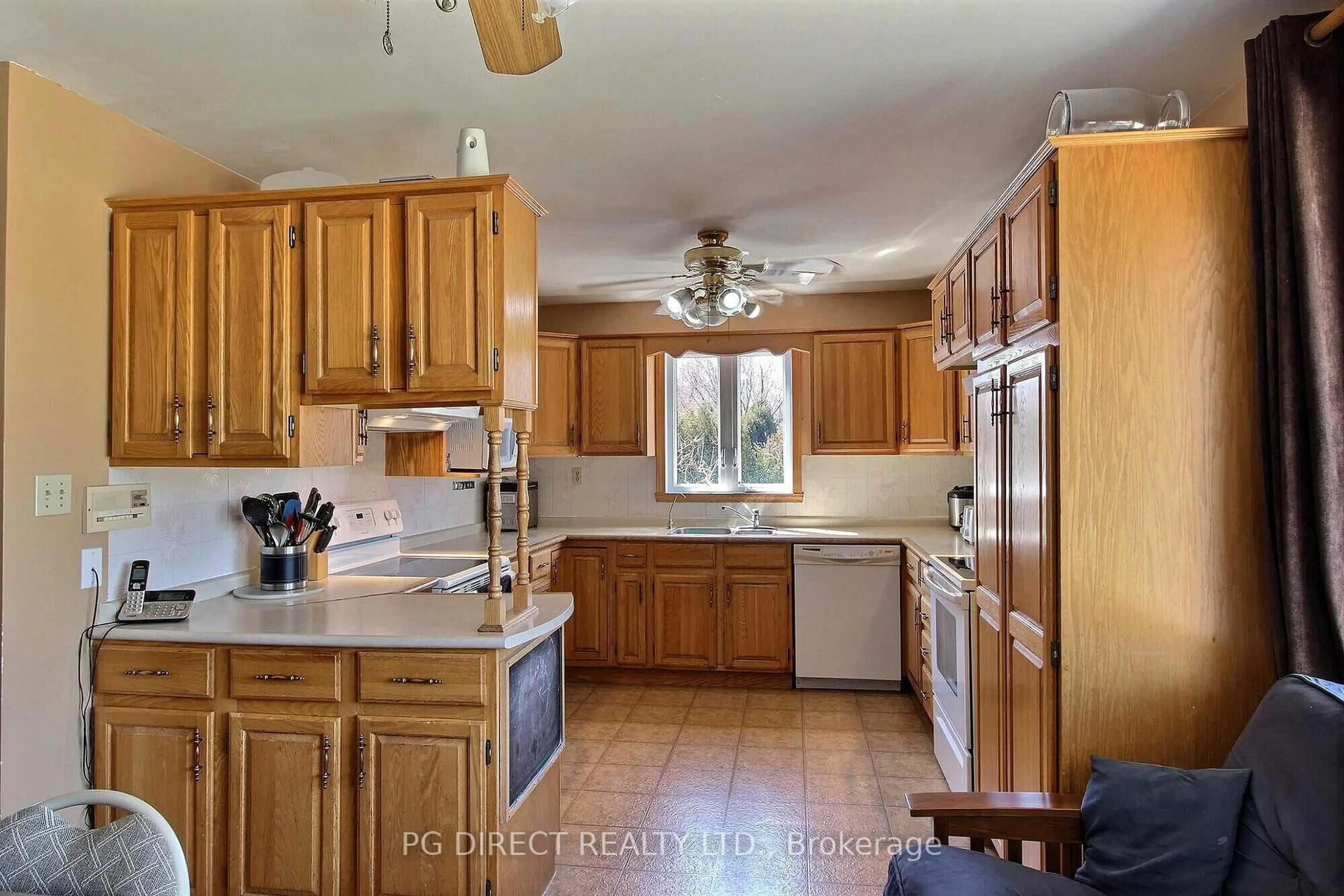 Standard kitchen, ceramic/tile floor for 18824 Glen Rd, South Glengarry Ontario K0C 2J0