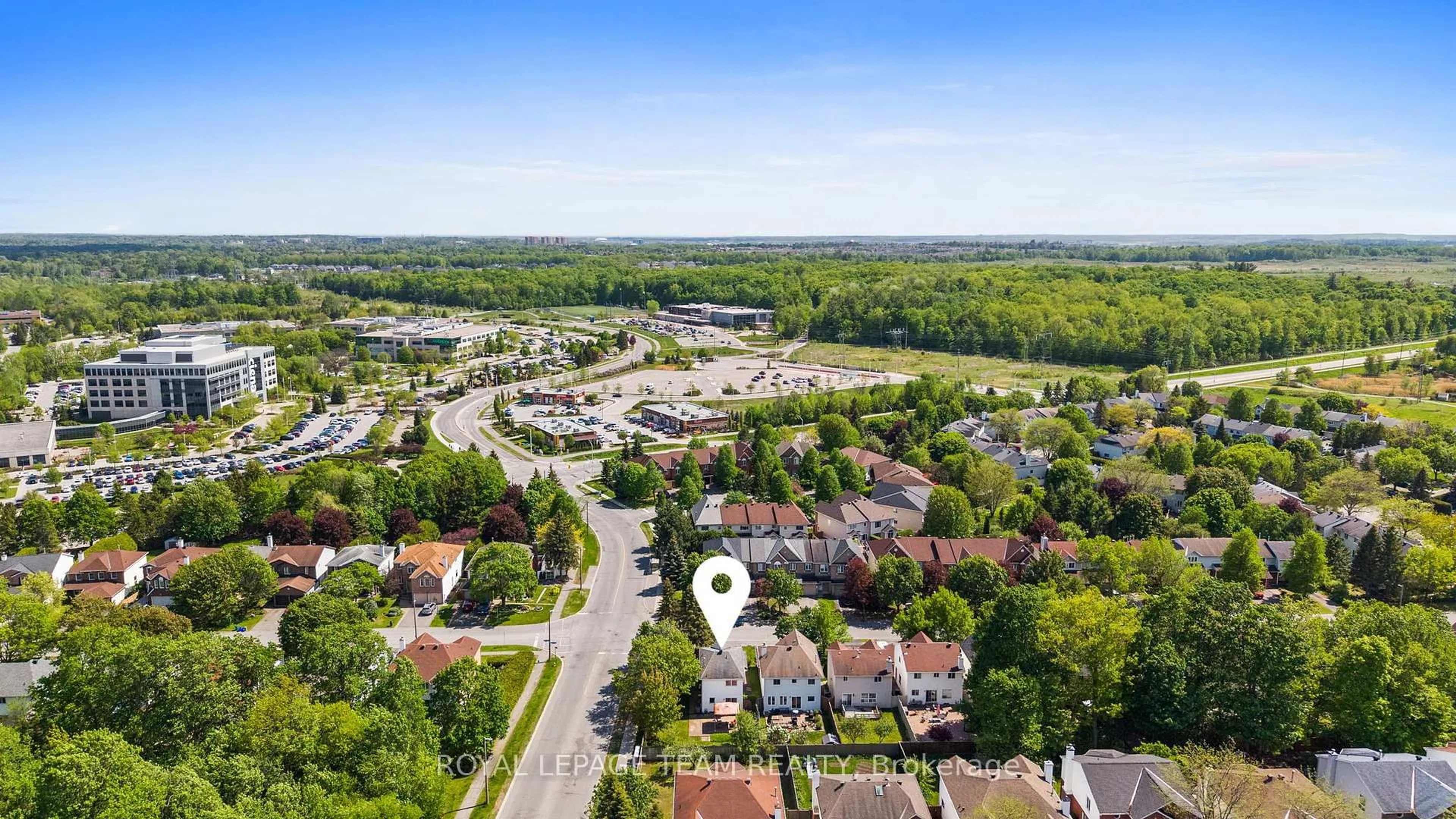 A pic from outside/outdoor area/front of a property/back of a property/a pic from drone, unknown for 2 Ipswich Terr, Ottawa Ontario K2K 2R5