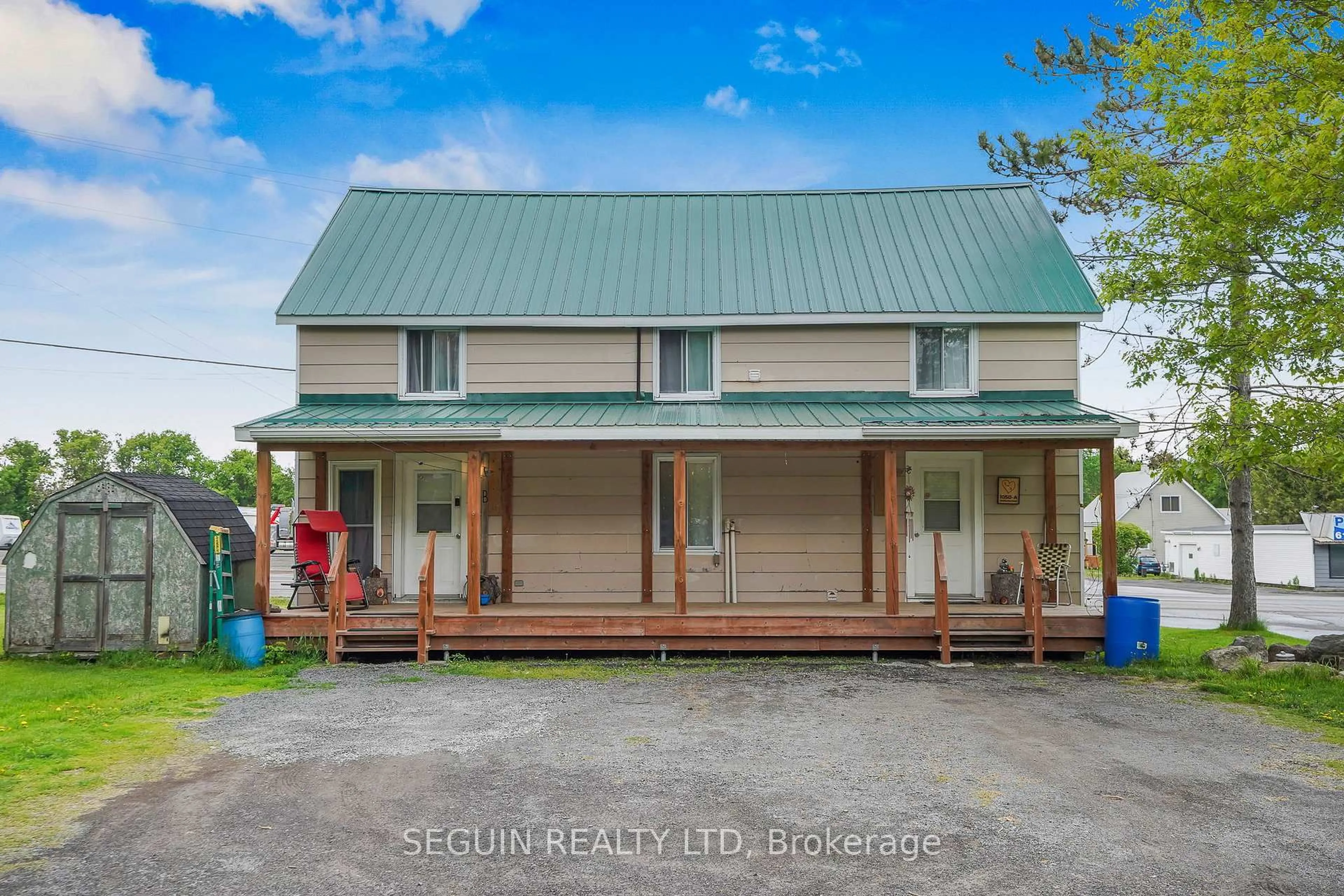A pic from outside/outdoor area/front of a property/back of a property/a pic from drone, building for 1050 Greenlane Rd, Champlain Ontario K6A 0C4
