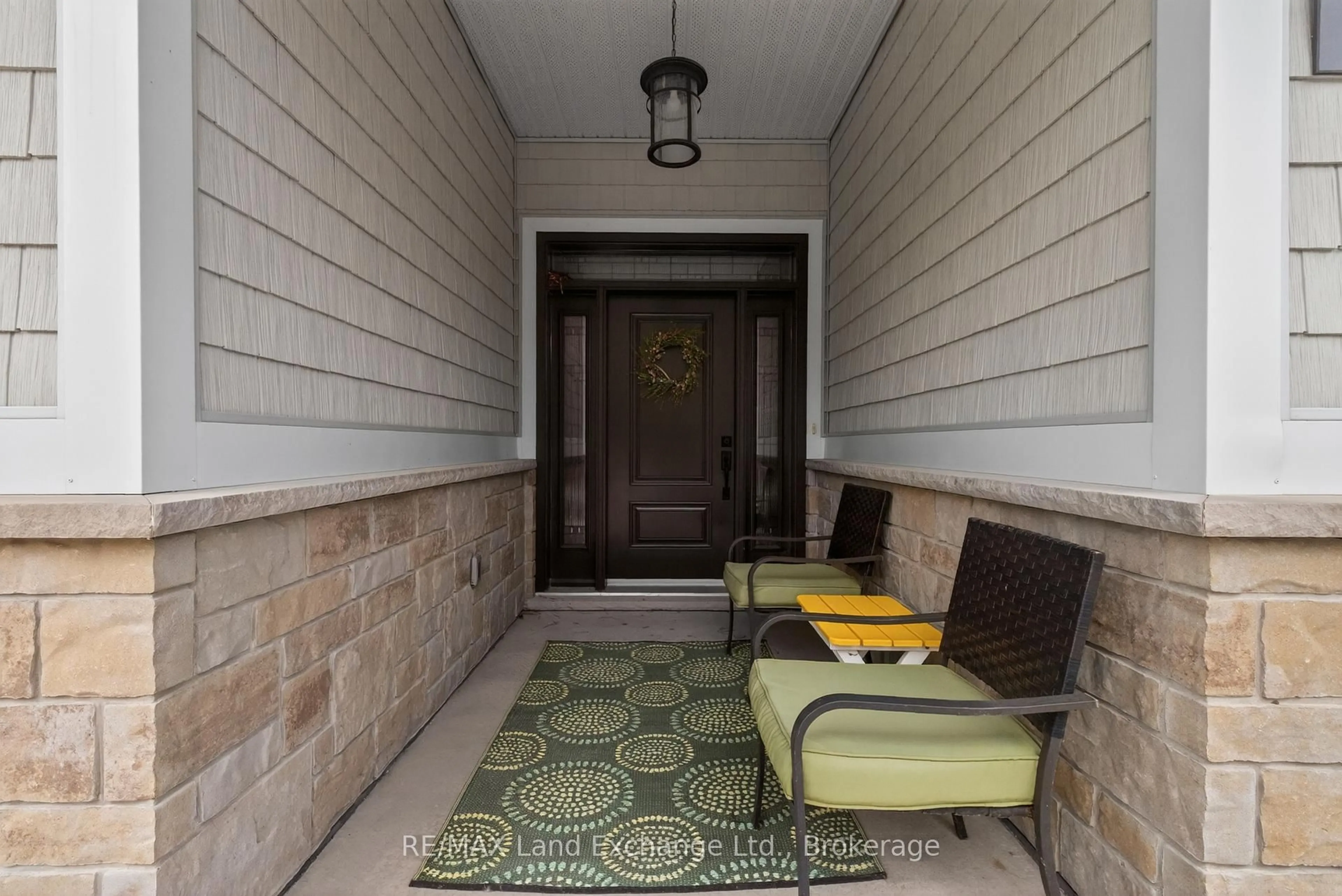Indoor entryway for 221 Carloway Tr #15, Huron-Kinloss Ontario N2Z 0A4