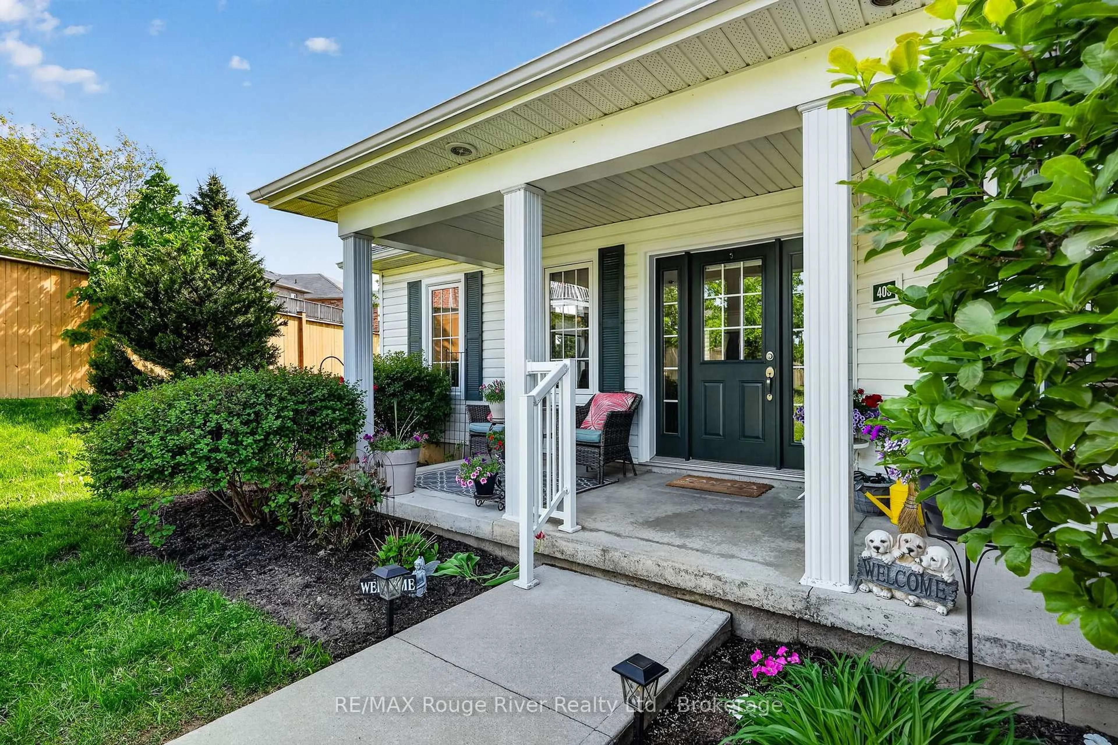 Indoor entryway for 295 DENSMORE Rd #403, Cobourg Ontario K9A 4J9