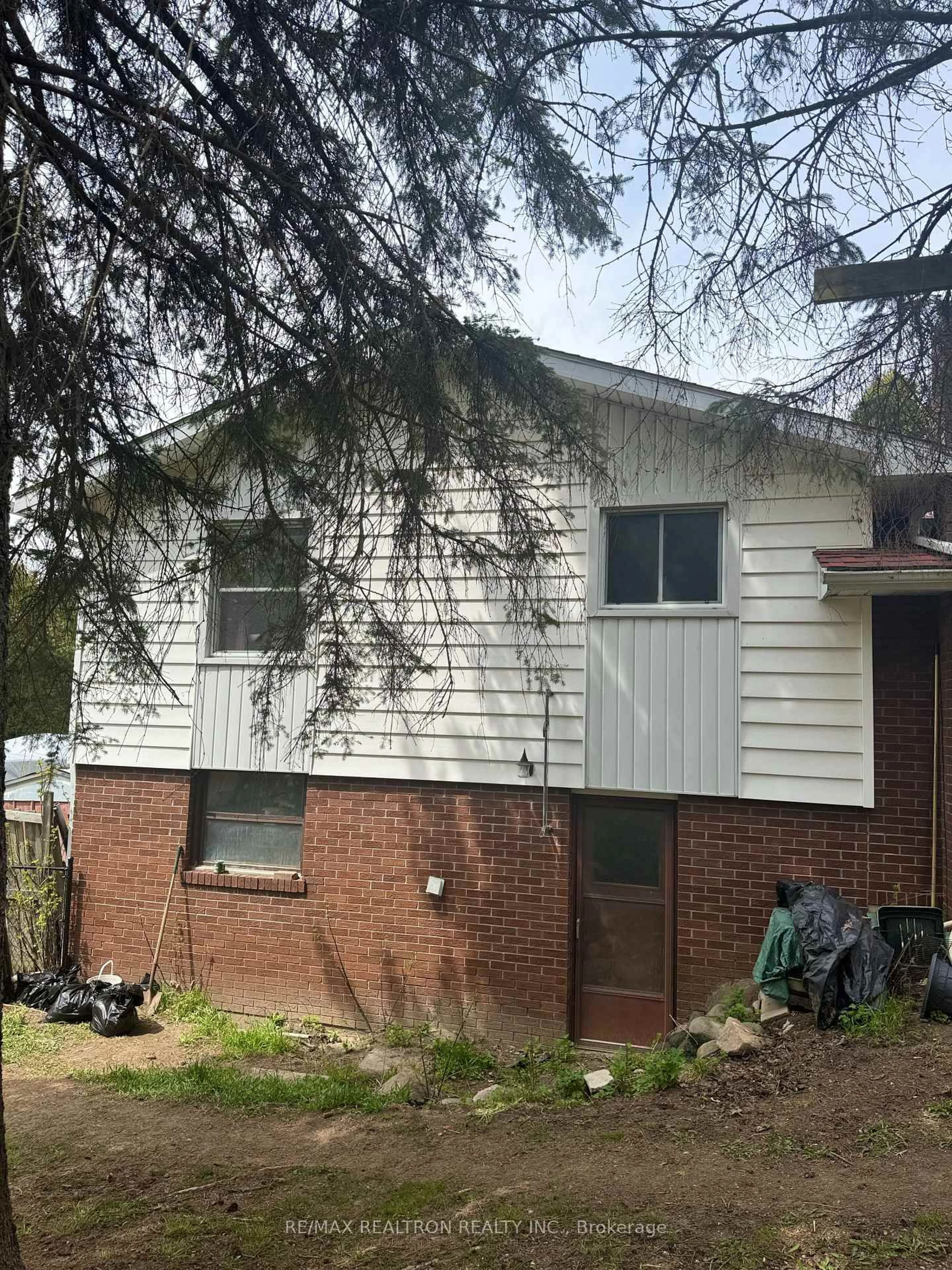 Home with vinyl exterior material, building for 15 Bess Dr, Alnwick/Haldimand Ontario K0K 2X0