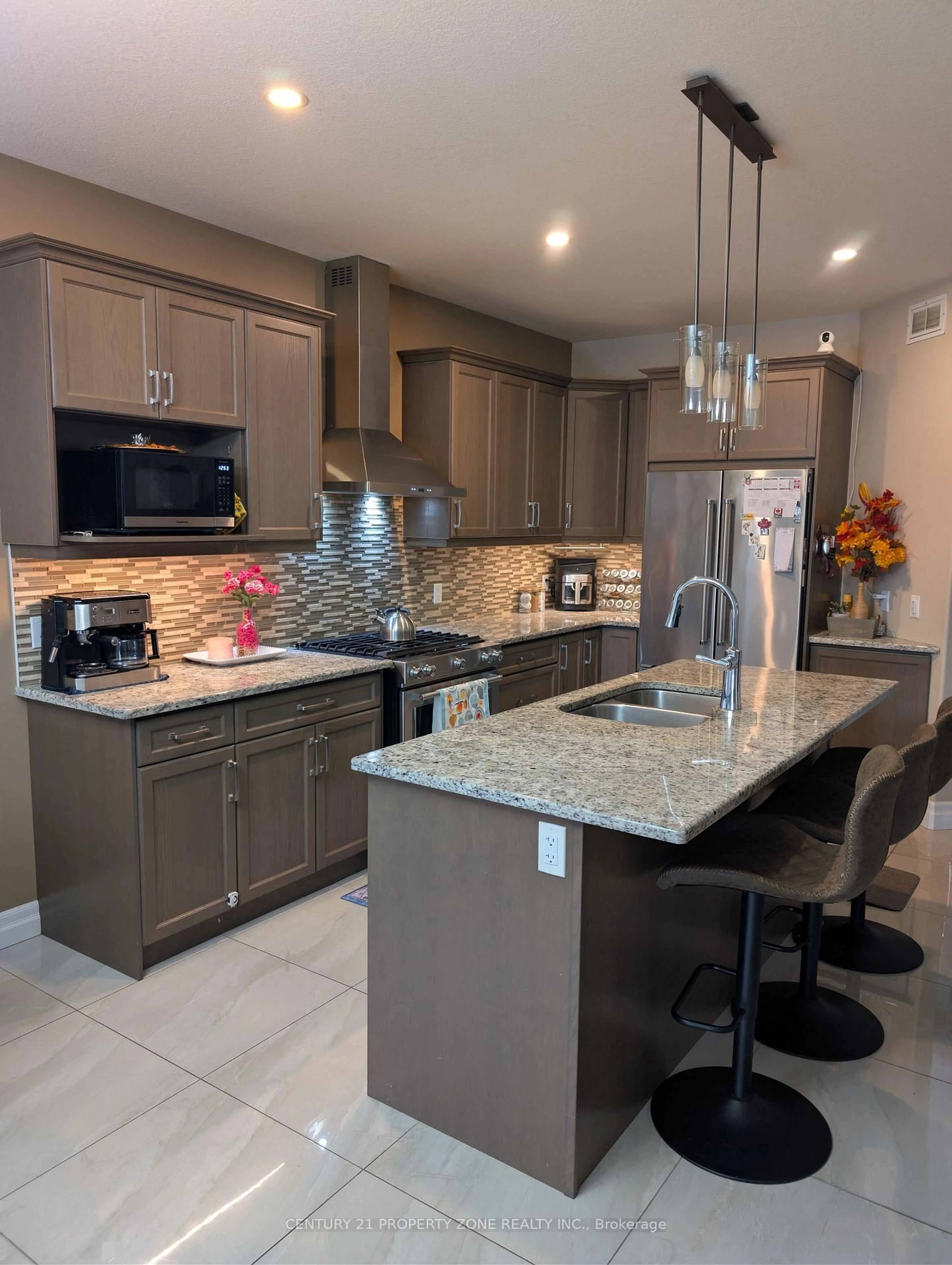 Contemporary kitchen, ceramic/tile floor for 2608 SEVEN OAKS Rdge, London South Ontario N6M 0E8