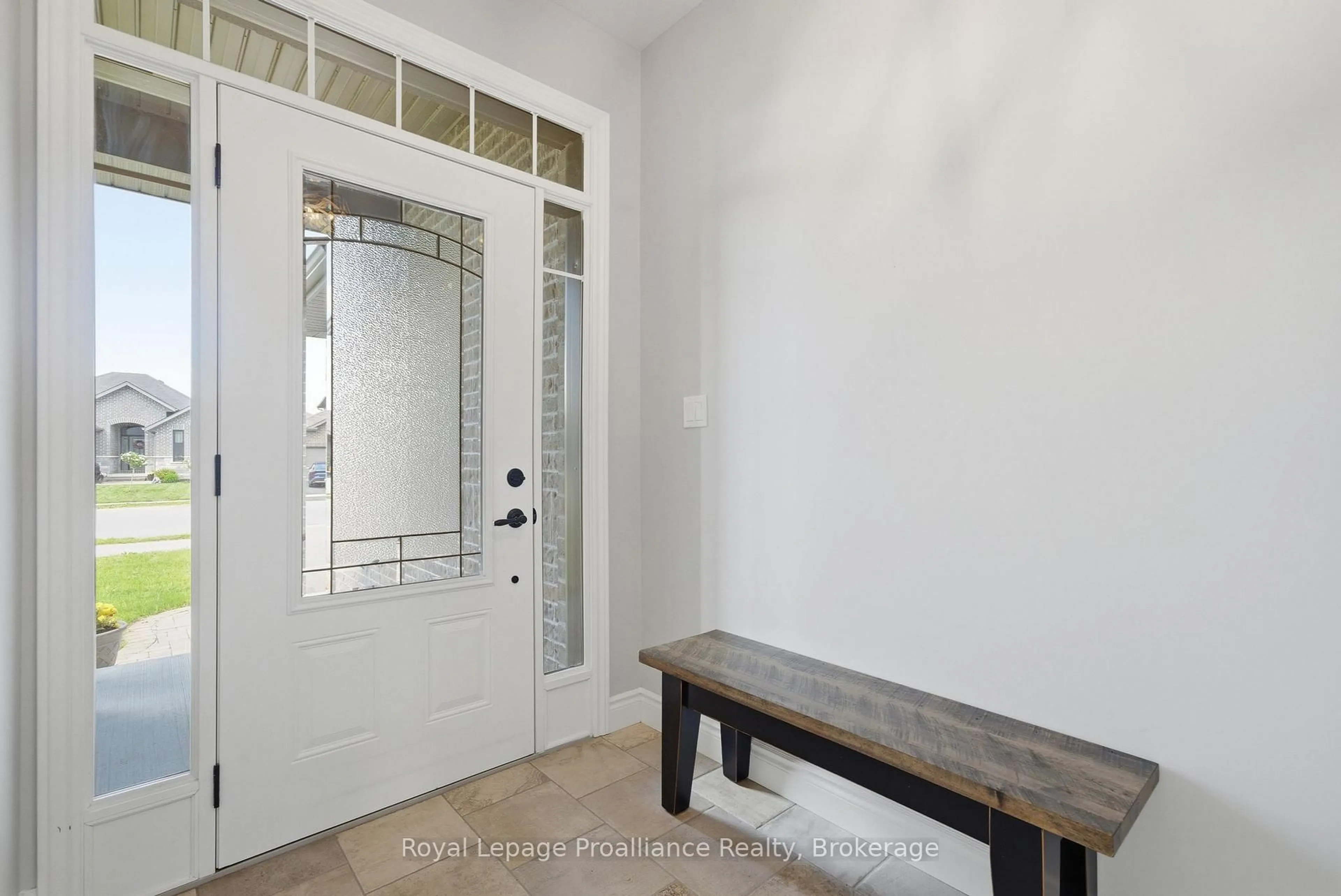 Indoor entryway for 5 Kempton Ave, Belleville Ontario K8N 0E8