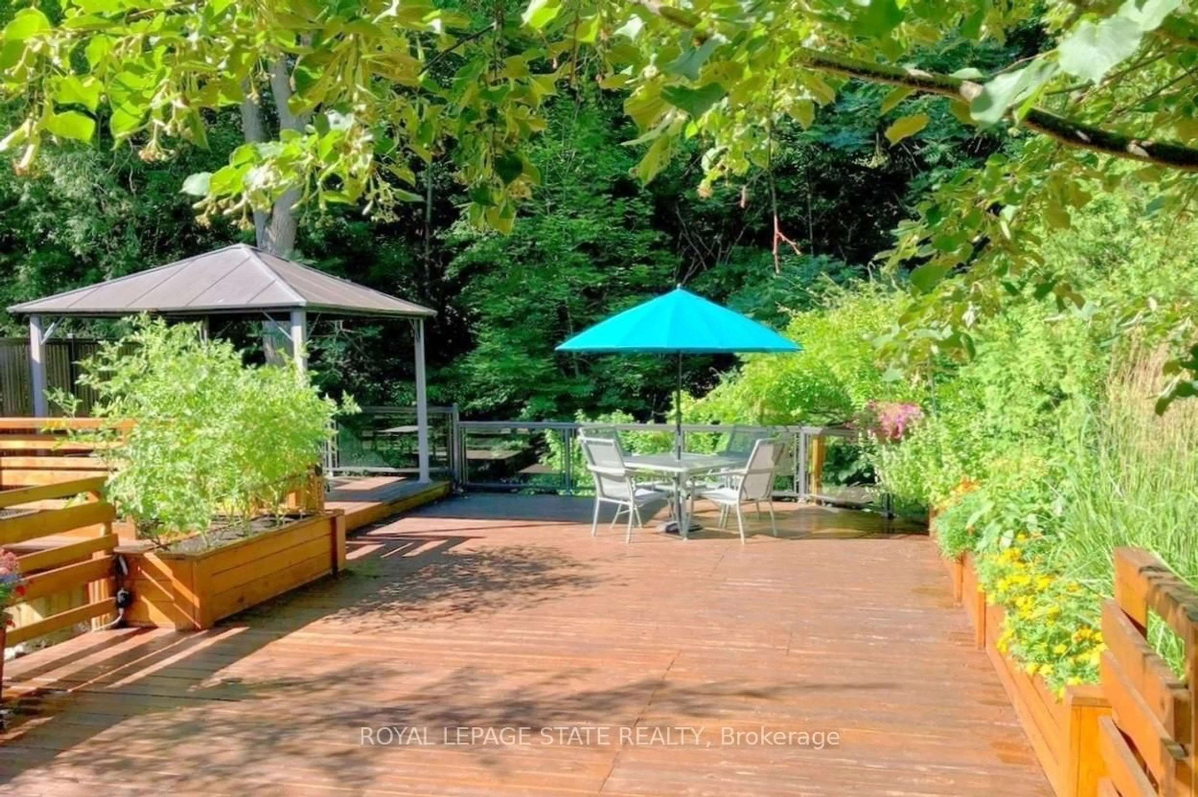 Patio, street for 41 Ann St, Hamilton Ontario L9H 2N4