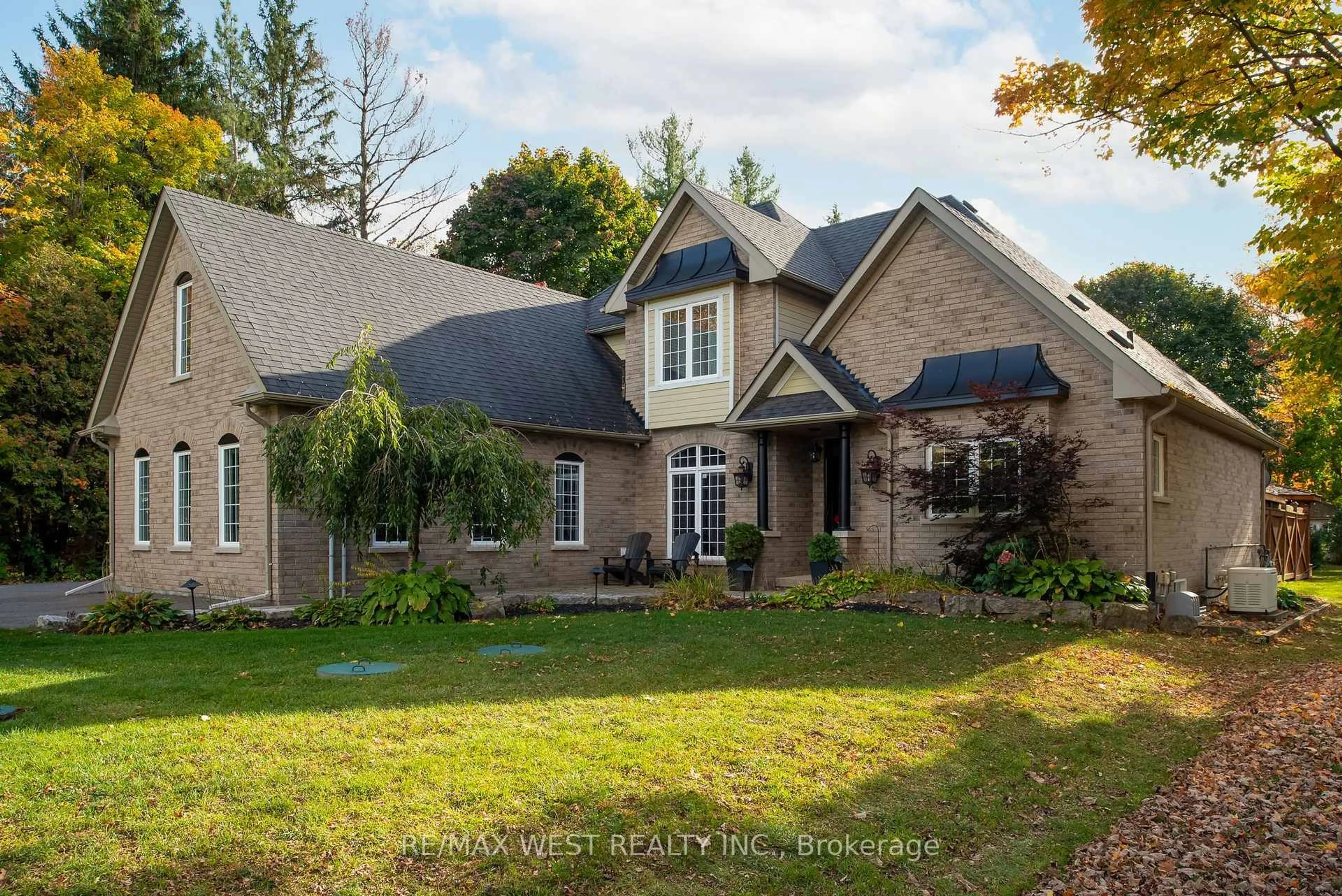 Home with brick exterior material, unknown for 252 Main St, Erin Ontario N0B 1T0